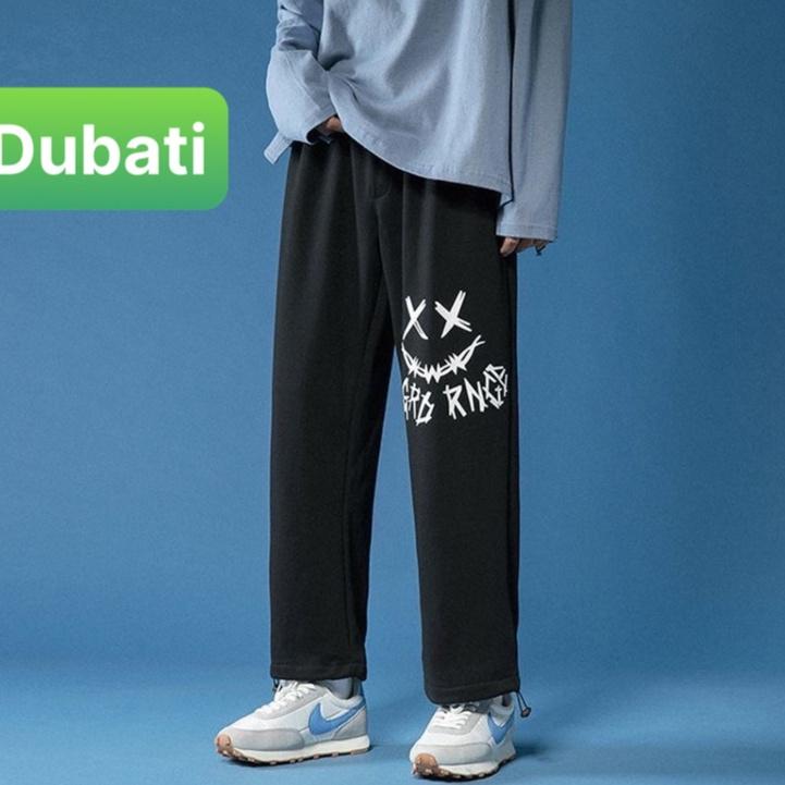 QUẦN JOGGER NAM NỮ UNISEX CHẤT NỈ DÀY DA CÁ ỐNG SUÔNG RỘNG IN HÌNH MẶT CƯỜI RÚT DÂY PHONG CÁCH HOT TREND MÙA HÈ - DUBA