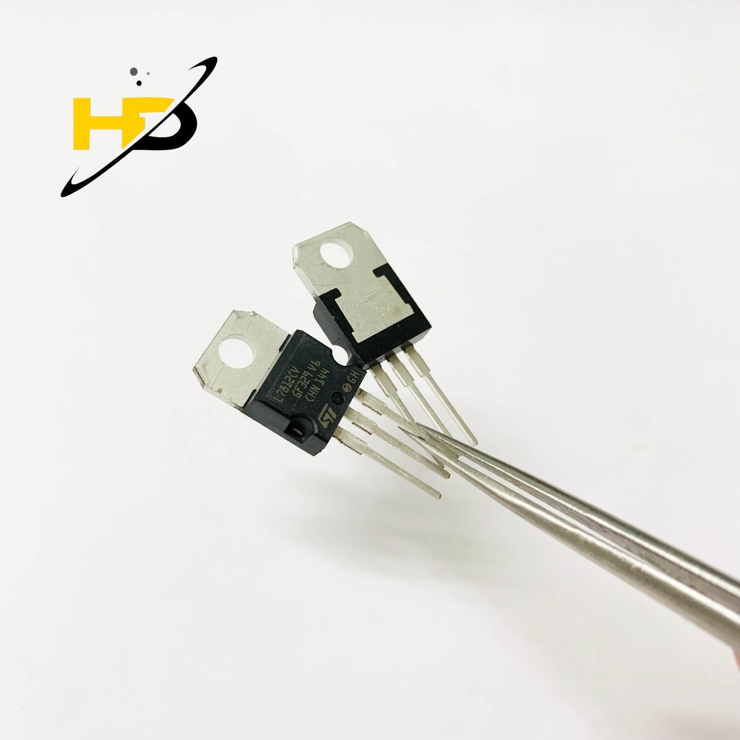 IC Ổn Áp L7812CV 7812 1,5A 12V Chân Cắm TO-220