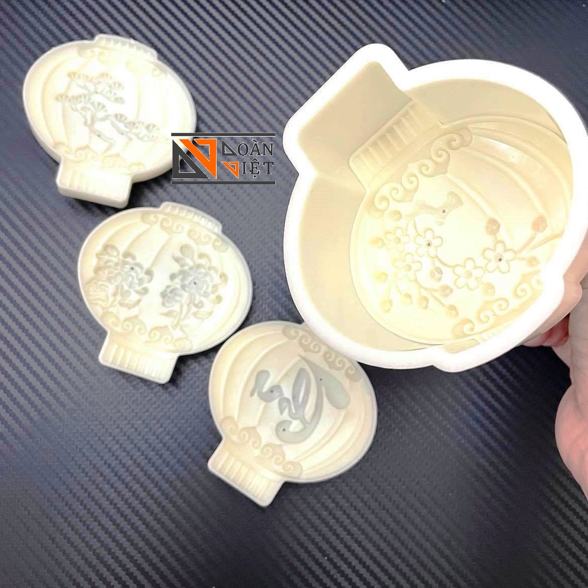 Khuôn Trung Thu 3D SIÊU SẮC NÉT - Hình LÒNG ĐÈN - 4 MẶT khuôn 150g - MẪU MỚI. Dụng cụ làm bánh TRUNG THU Khuôn nhấn có lò xo TIỆN LỢI. Dụng cụ làm bánh NƯỚNG, chuyên tạo định hình bánh CHUYÊN NGHIỆP