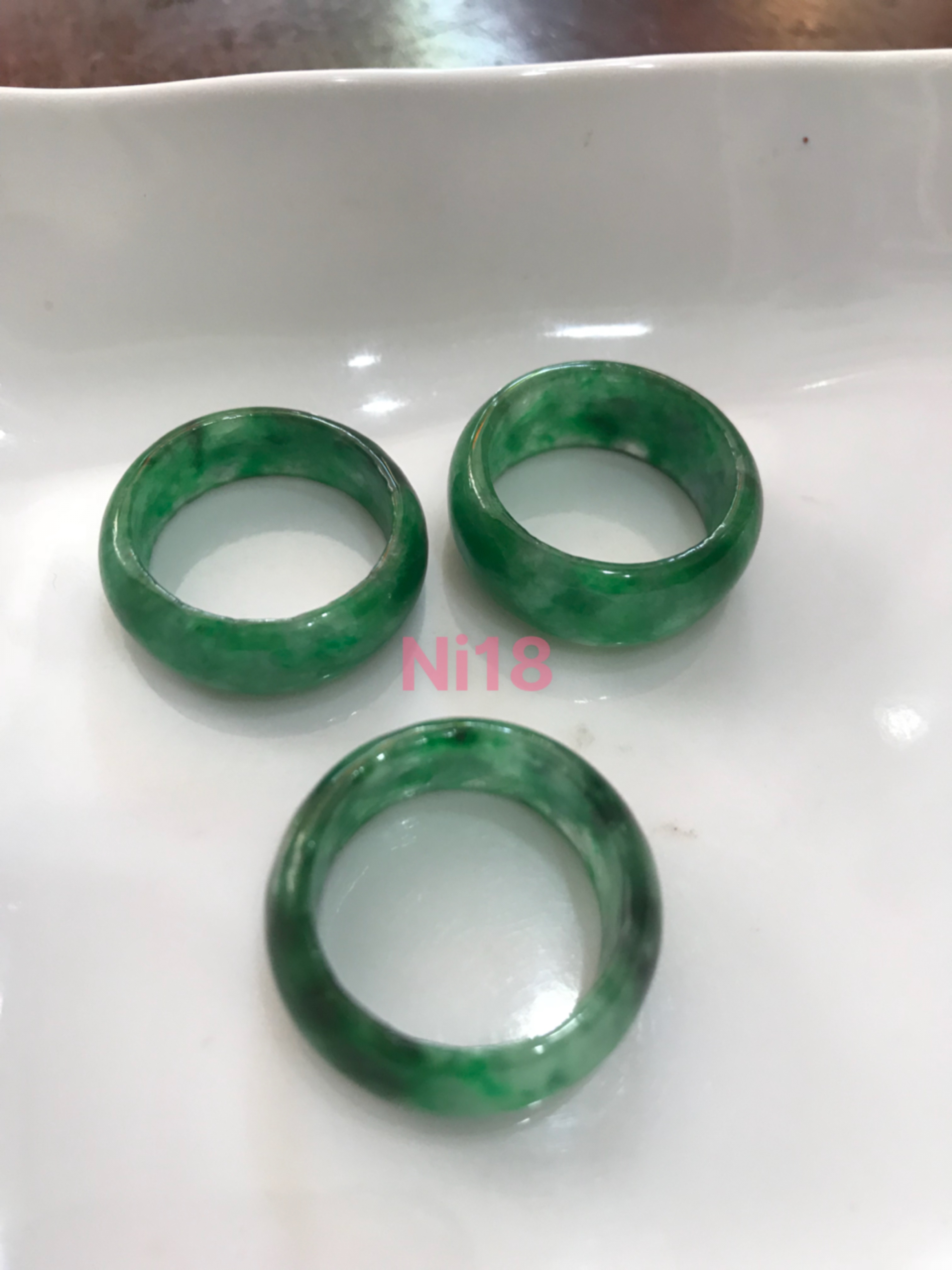 Nhẫn Nữ Đá Cẩm Thạch Xanh Đậm bóng đẹp Ni 18mm Cao 14mm Dầy 3mm ạ