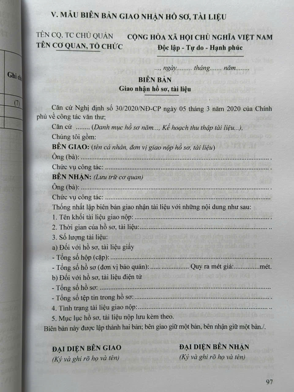 Sách Luật Lưu Trữ – Công Tác Văn Thư, Lưu Trữ, Thời Hạn Bảo Quản Hồ Sơ, Tài Liệu Trong Hoạt Động Của Cơ Quan, Tổ Chức, Đơn Vị (V2515T)