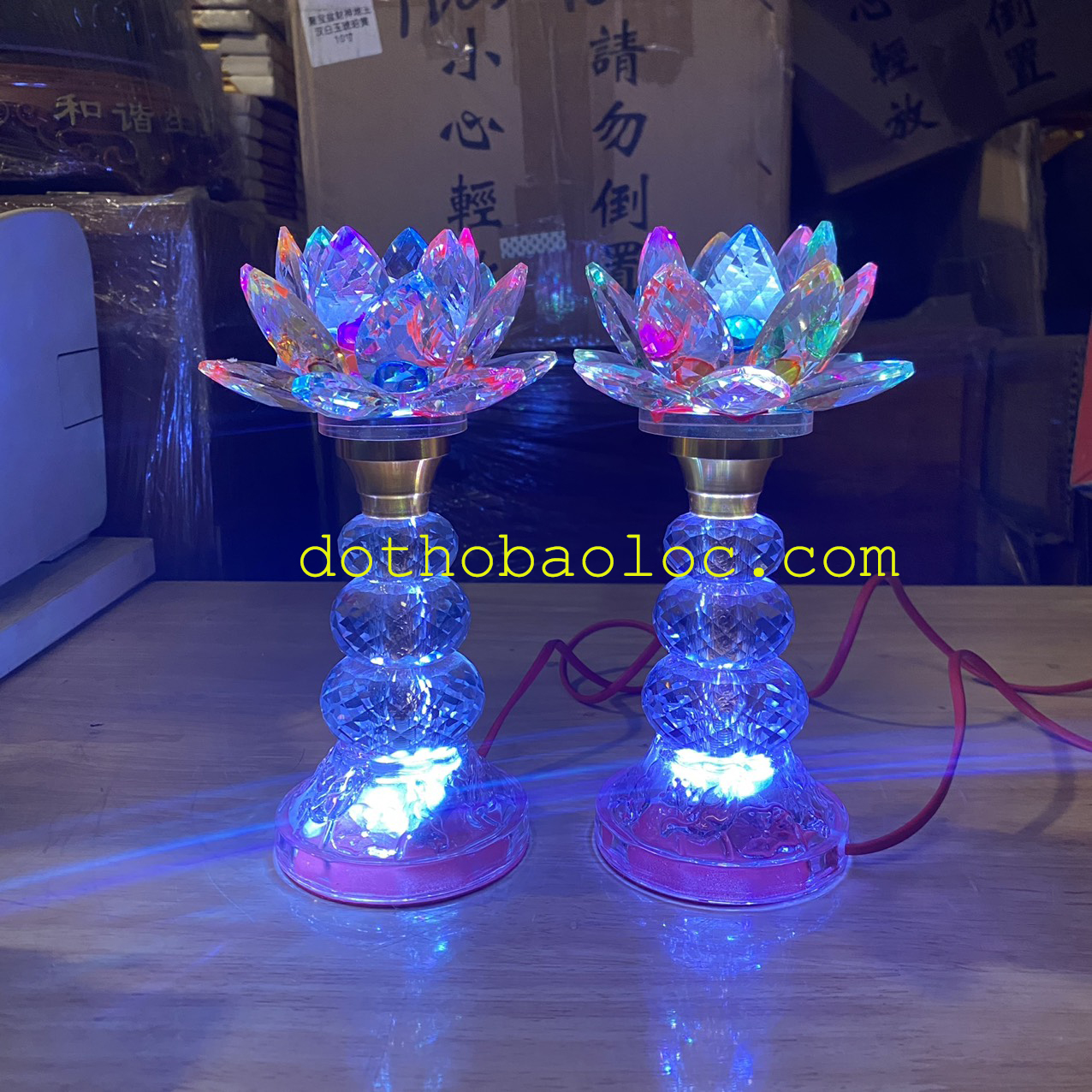 Đèn pha lê hoa sen 3 cục bông cao cấp nhập khẩu từ Đài Loan cao 22cm