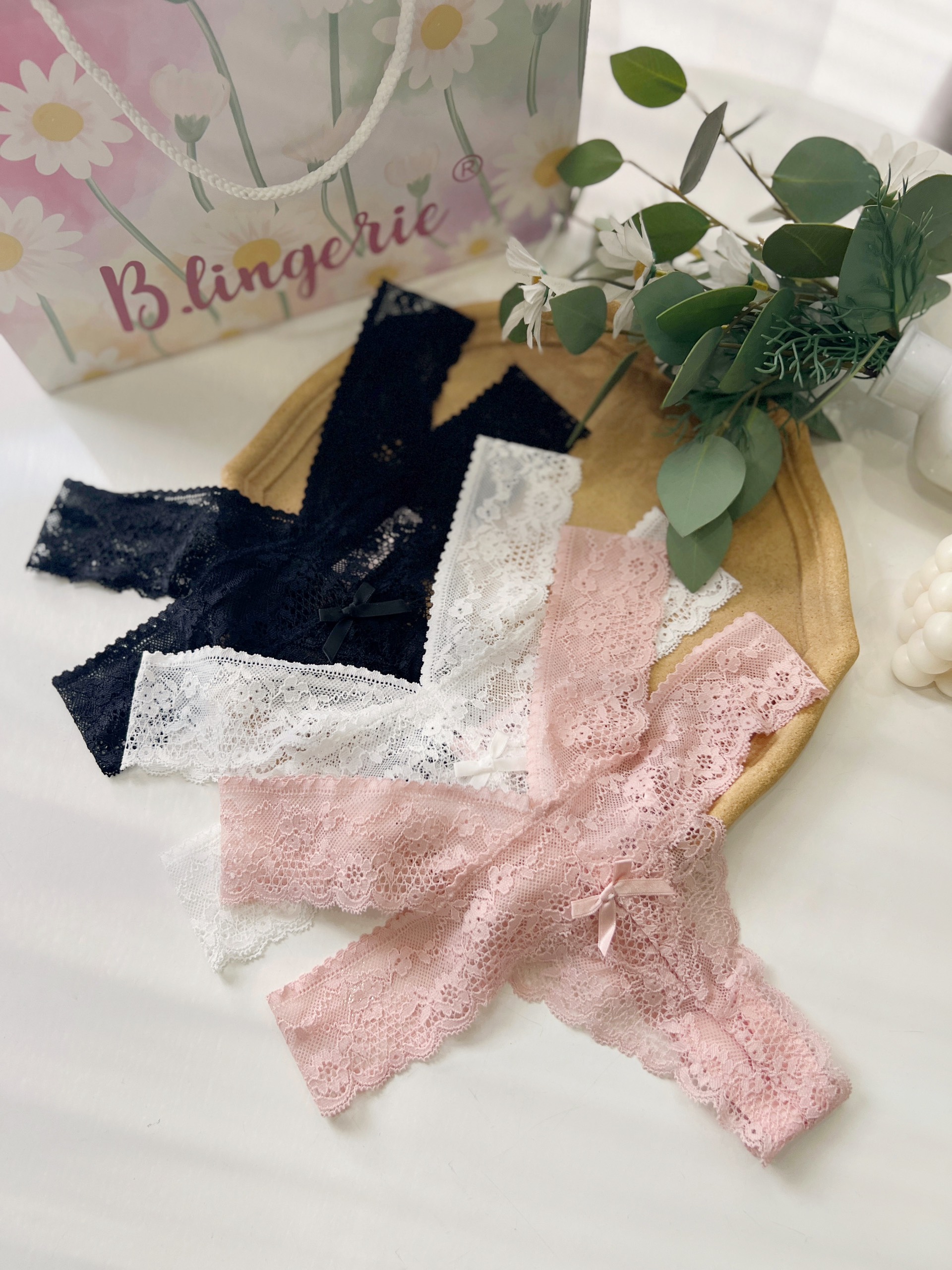 Quần Lót Ren Hoa - B.Lingerie