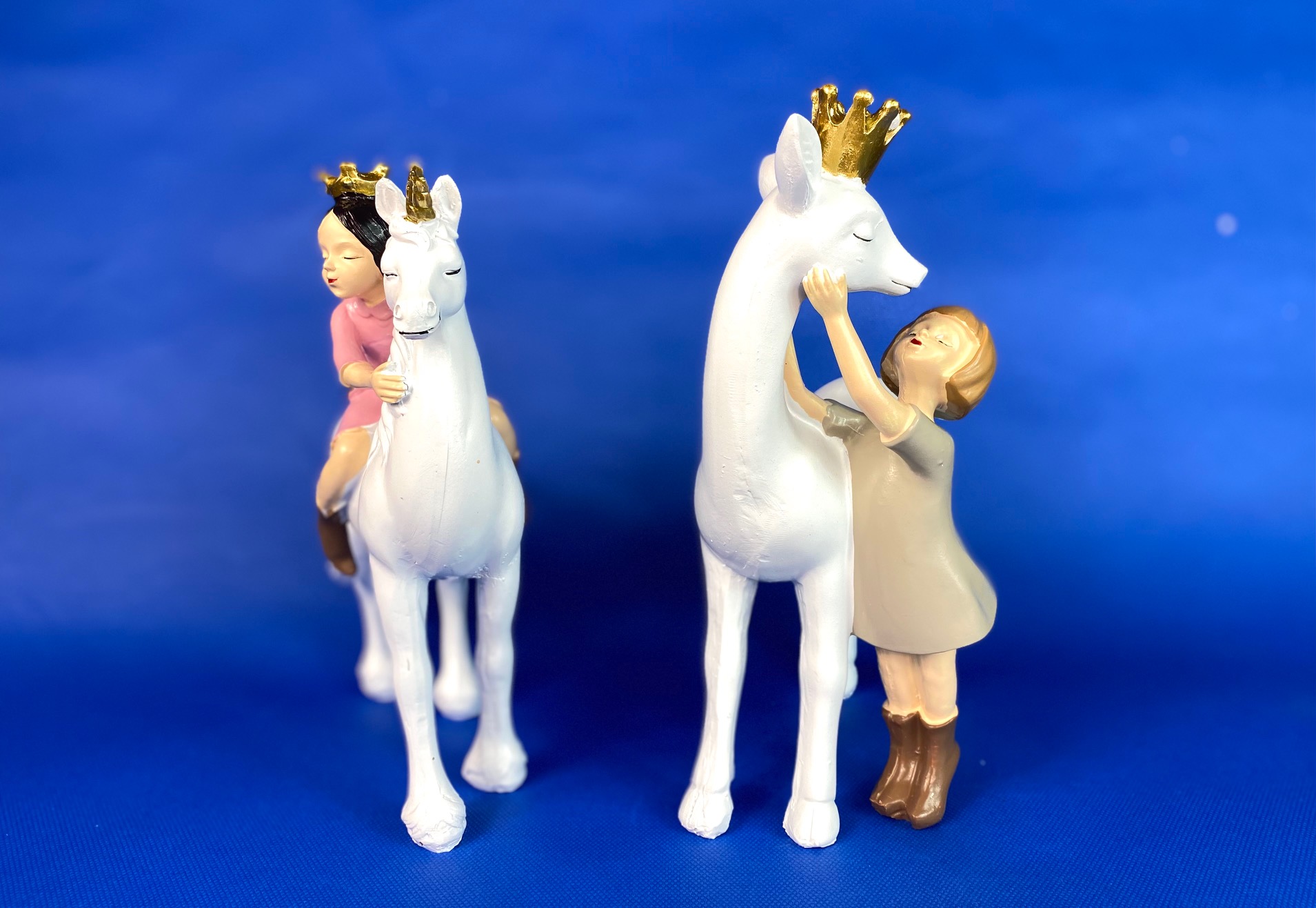 Bộ đôi Công chúa cưỡi ngựa