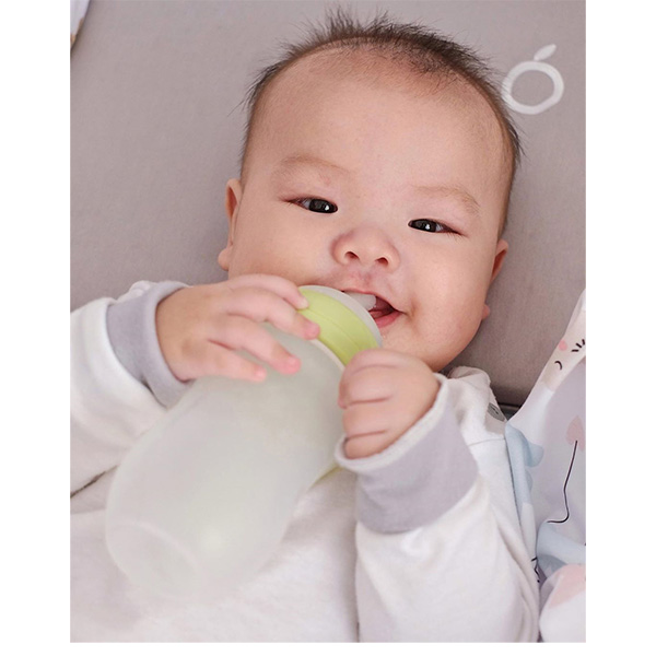 Bộ đôi bình sữa silicon Putti Atti 160ml cho bé yêu ( mix màu) - Hàng chính hãng Hàn Quốc