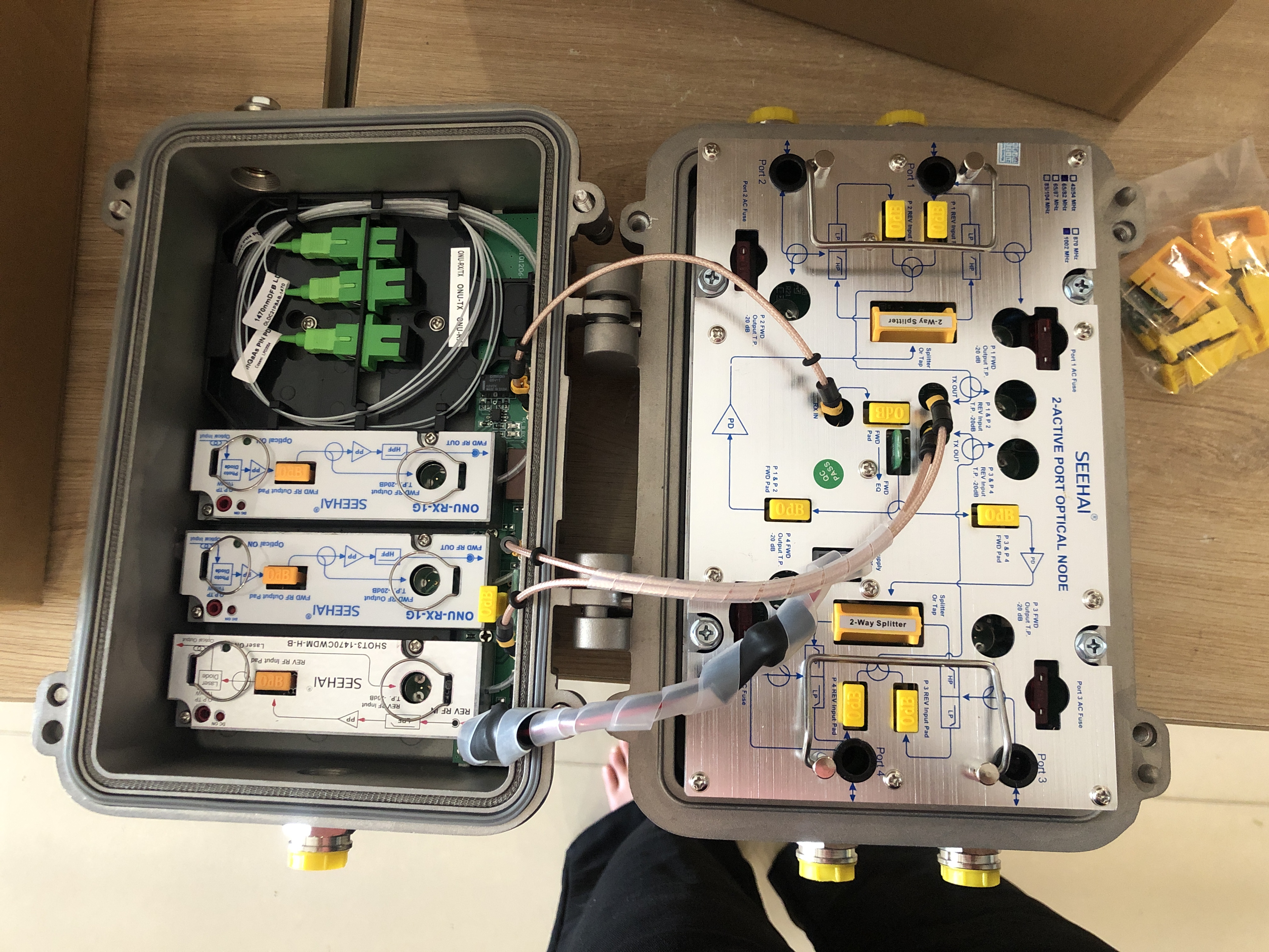 Node quang 2 ngõ ngoài trời 1Ghz (2 RF active/4 passive output), 2*RX, 1*TX (1310/1550nm), Seehai, SGJ-SM(a)-B-1G