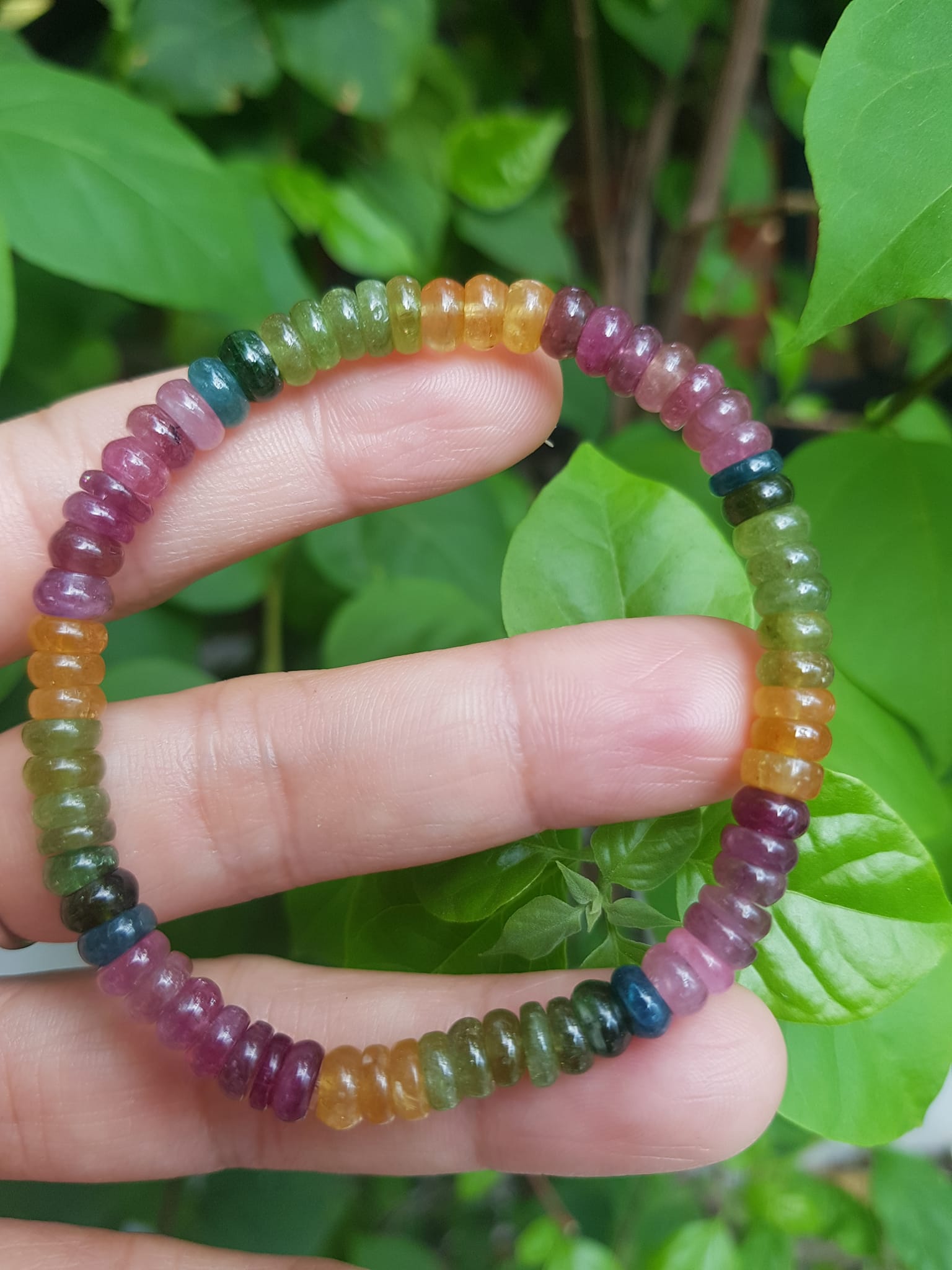Vòng Tay Phong thủy may mắn Chất liệu Đá Tourmaline bánh xe đẹp tự nhiên màu đẹp Nữ tất cả các mệnh đeo vừa đẹp vừa xinh tốt cho sức khỏe ạ