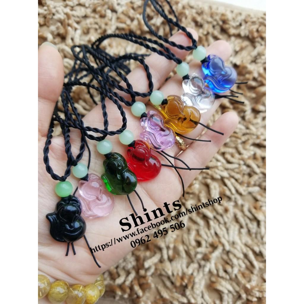 Vòng cổ hồ ly ú và chỉ có dây thắt bện hạt