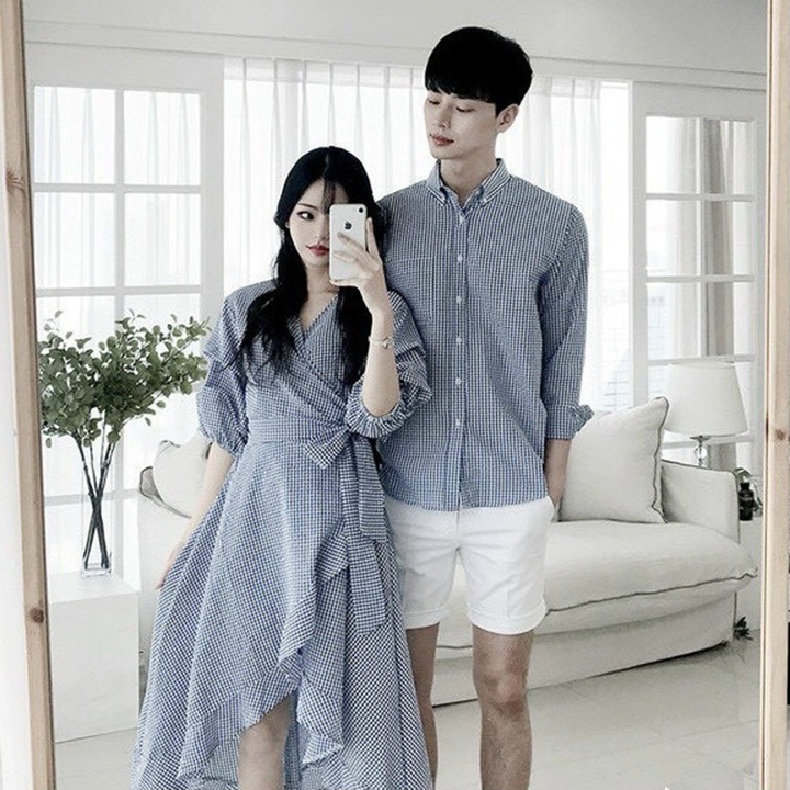 Set áo đôi đồ cặp tình nhân áo sơ mi nam đầm đuôi cá nữ dài kẻ sọc phong cách Hàn Quốc dùng đi biển đi chơi chụp hình cưới hàng cao cấp - Smice House