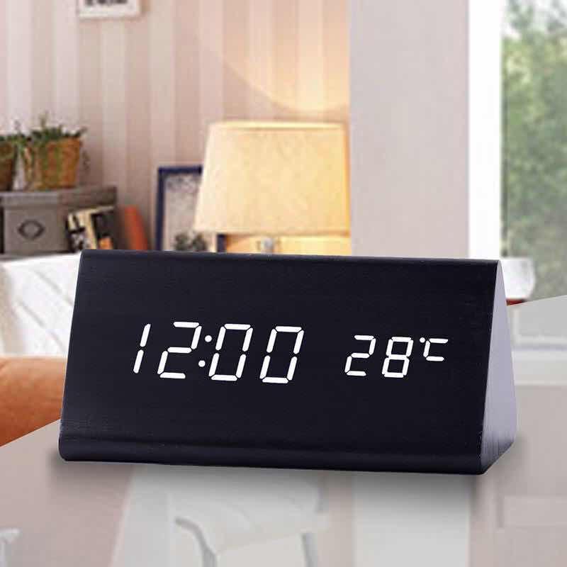 Đồng hồ đo nhiệt độ phòng điện tử bằng gỗ đèn led để bàn + Tặng pin + led trang trí