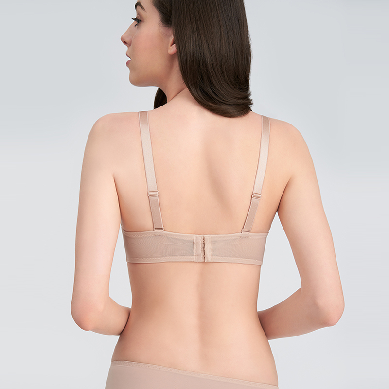 Áo lót nữ không gọng Triumph Simply Style Larkspur HU DV 3919 phối ren xinh xắn, đệm mút vừa nâng đẩy ngực tạo khe, bản lưng to 3 móc cài