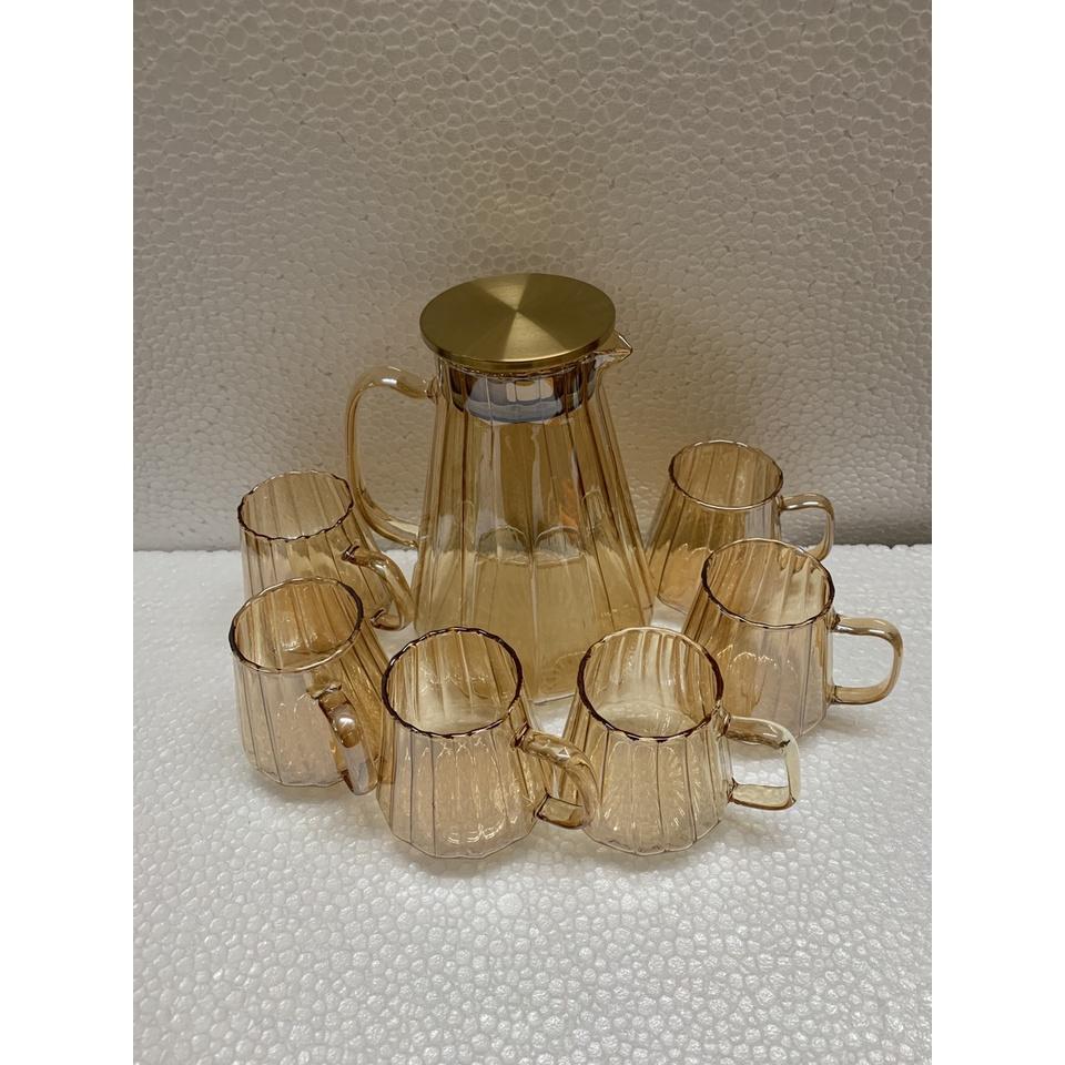 BỘ BÌNH ĐỰNG NƯỚC UỐN KÈM 6 CỐC THỦY TINH MÀU VÀNG GOLD CHỊU NHIỆT CAO CẤP