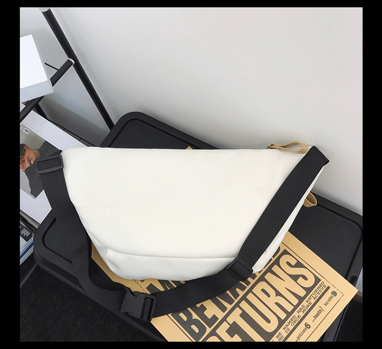 Túi đeo chéo phong cách dễ thương – BEE GEE DCTE9026