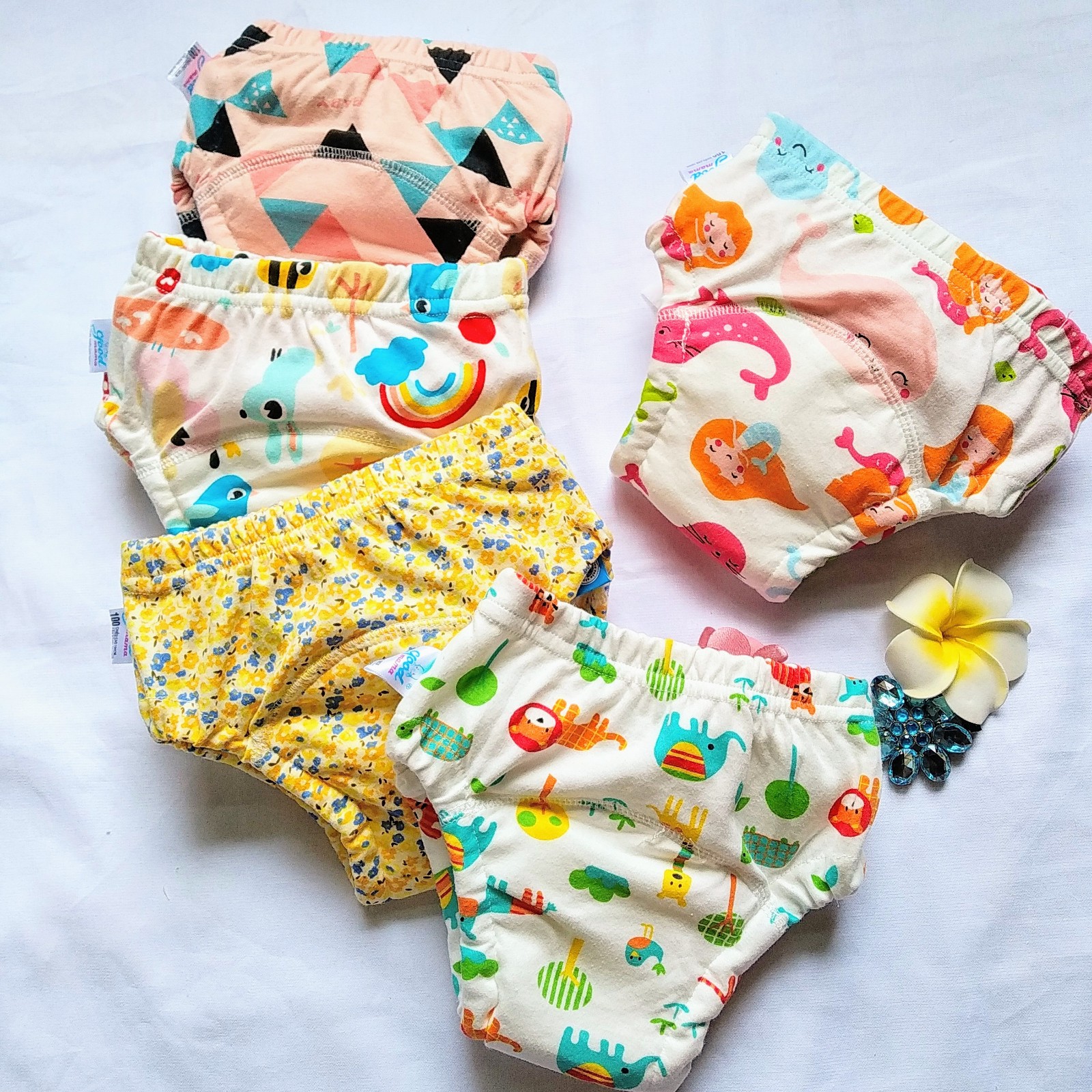 Combo 10 Quần bỏ bỉm vải cotton 6 lớp siêu thấm, thoáng mát hiệu Goodmama cho Bé Gái từ 5-17 kg.