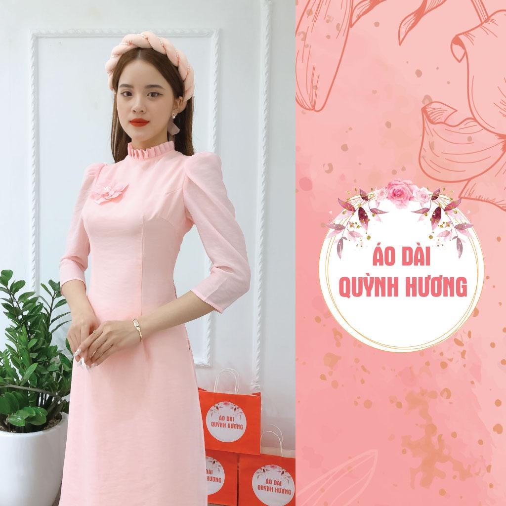 Áo dài voan đũi cách tân cổ xếp đính hoa màu hồng