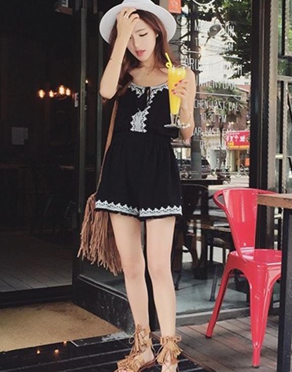 Bộ đồ bay jumpsuit short 2 dây viền thổ cẩm C059