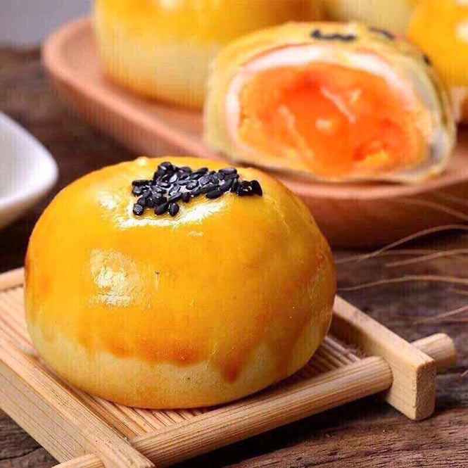 Bánh Trung Thu Ngàn Lớp Sốt Kim Sa - Lava Custard Mooncake