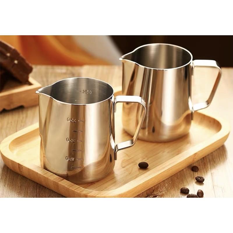 Ca đong có chia vạch pha chế có quai inox 304 cao cấp 700ml