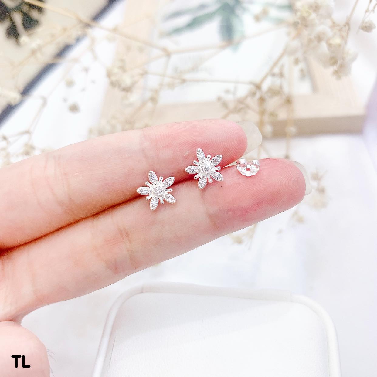 Bông tai bạc nụ hoa xinh chất liệu bạc s925 MS038