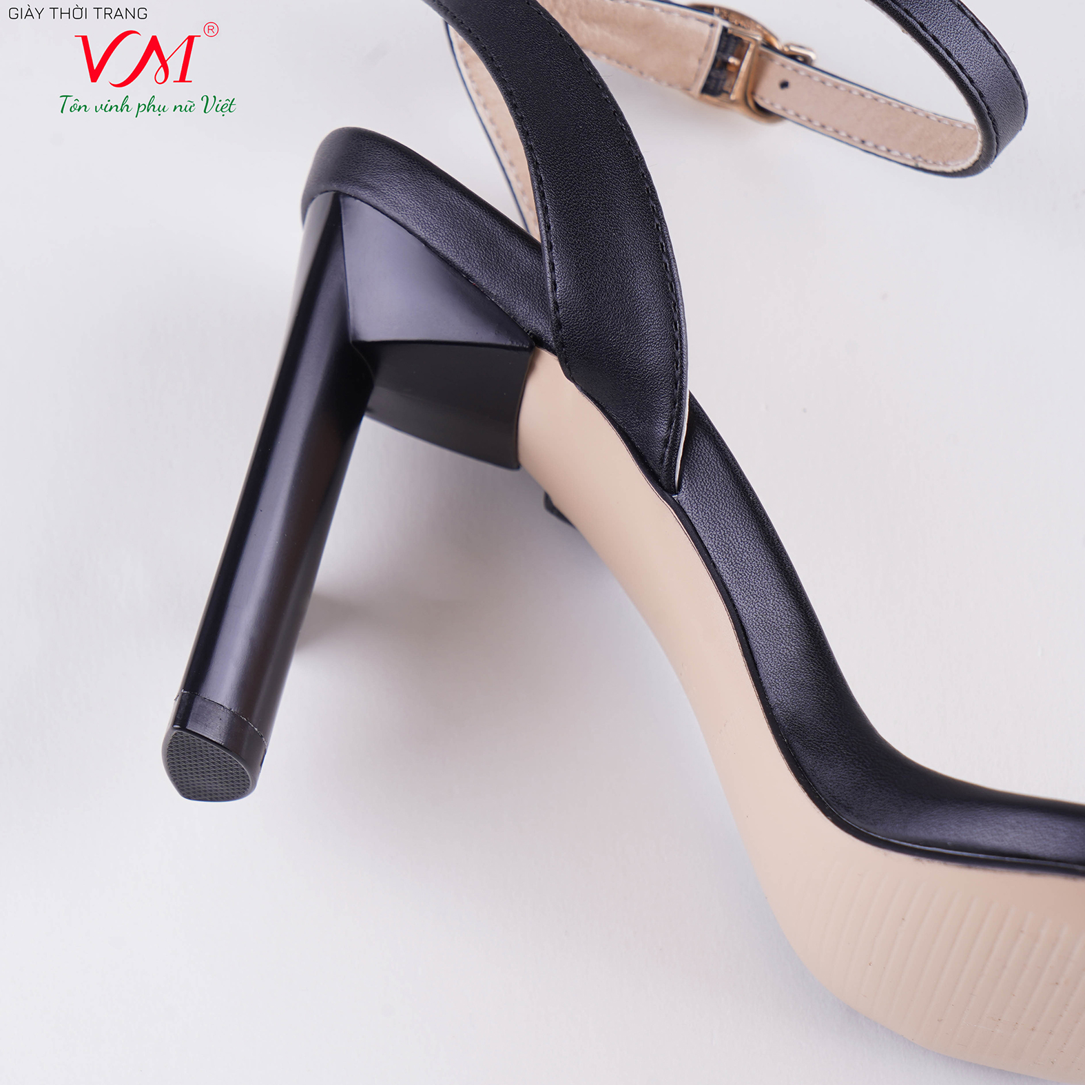 Sandal cao gót nữ, chiều cao gót 9CM, da Tổng hợp êm ái, bền chắc và thời trang. Mũi Vuông, gót Oval sơn tĩnh điện, sang trọng và chắc chắn, thiết kế hiện đại, tinh tế, thời trang: SD.MT02.9F