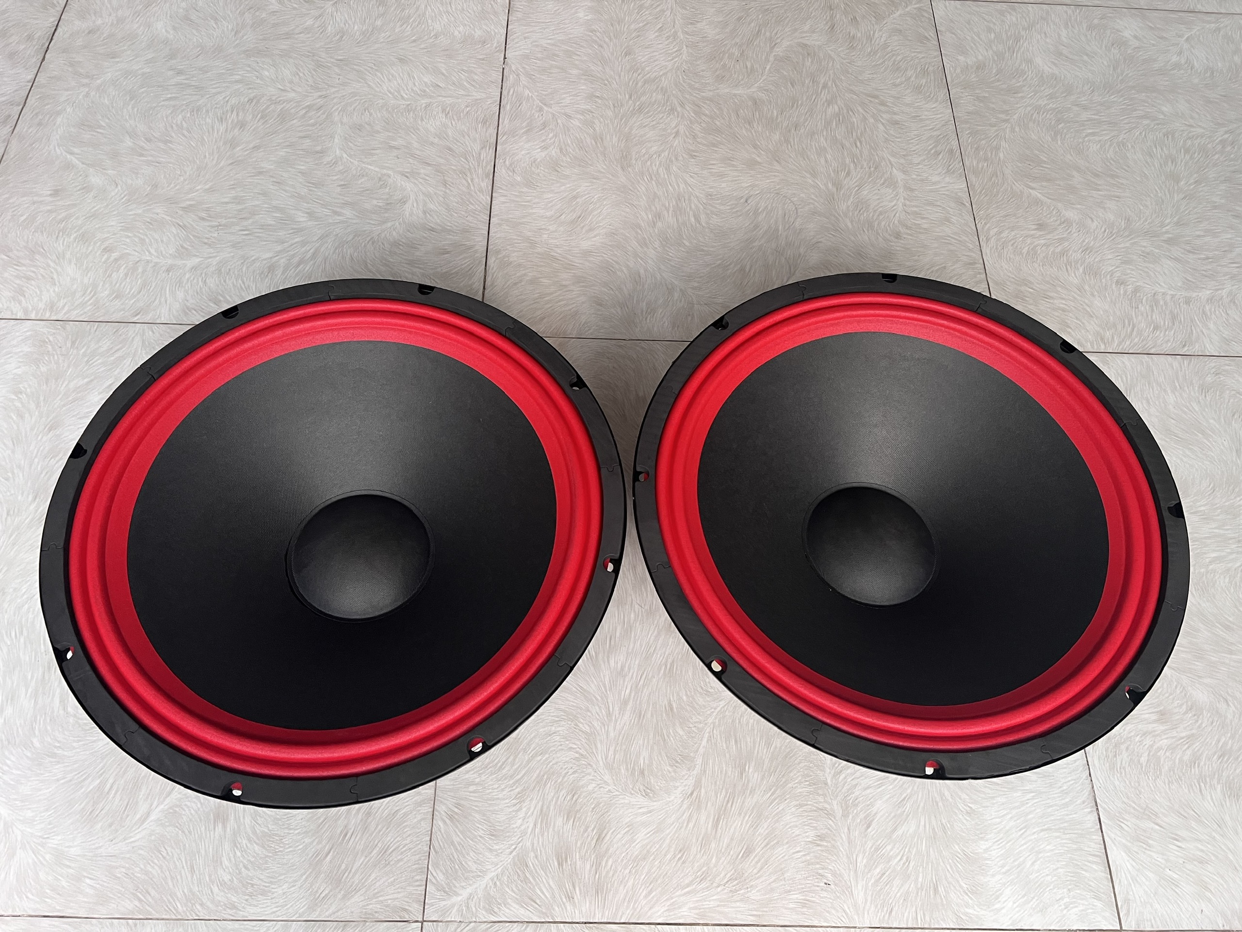 Bass 40 từ 140 côn 51 sườn sắt Viền Đỏ hàng mới Hải Triều (hàng chính hãng)