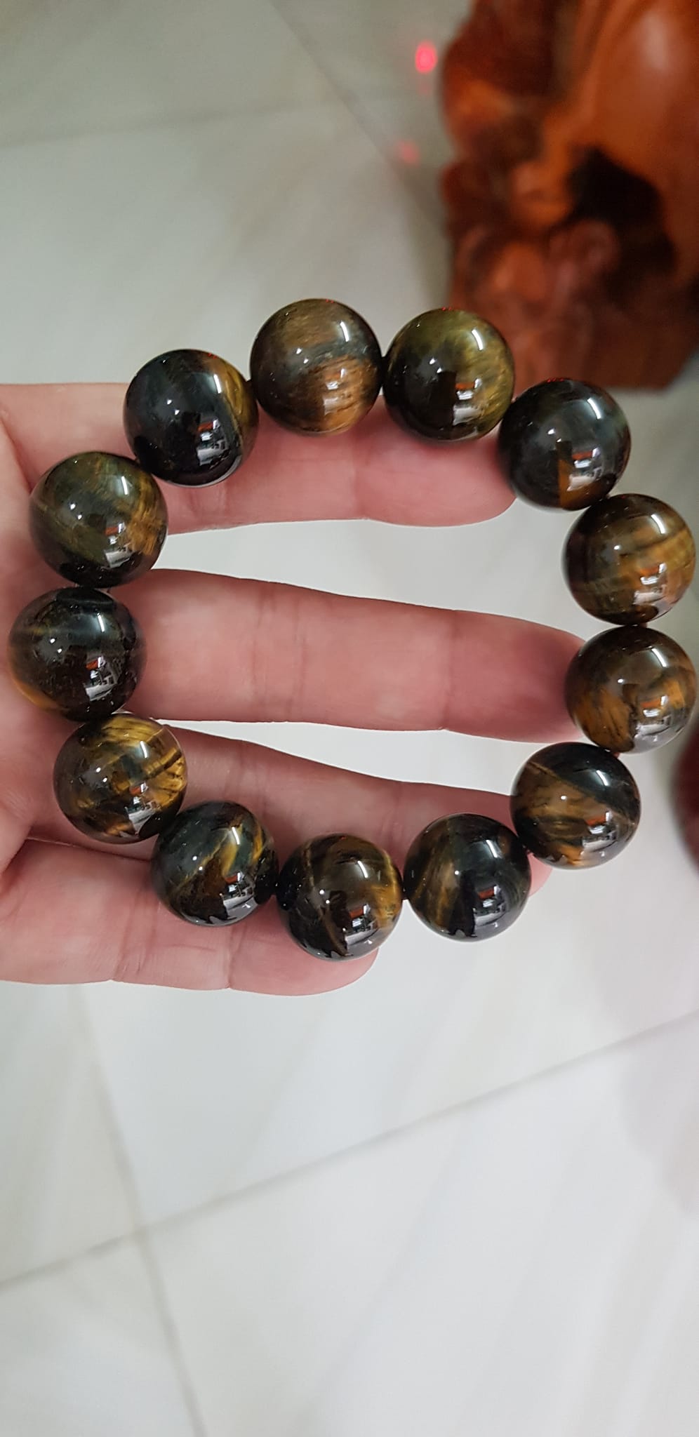 Vòng đeo Tay Nam ĐÁ MẮT HỔ Vàng Xanh tự nhiên size hạt 16mm 13 Viên Nam Mệnh THUỶ Mệnh Mộc đeo Vòng hợp phong thủy làm ăn, kinh doanh tốt đẹp phát đạt tốt sức khỏe ạ