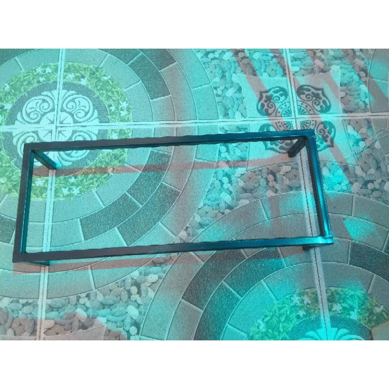 Kệ sắt kê chậu cây.Rộng 20cm. Dài 50cm. Cao 10cm.hộp thép 14*14mm