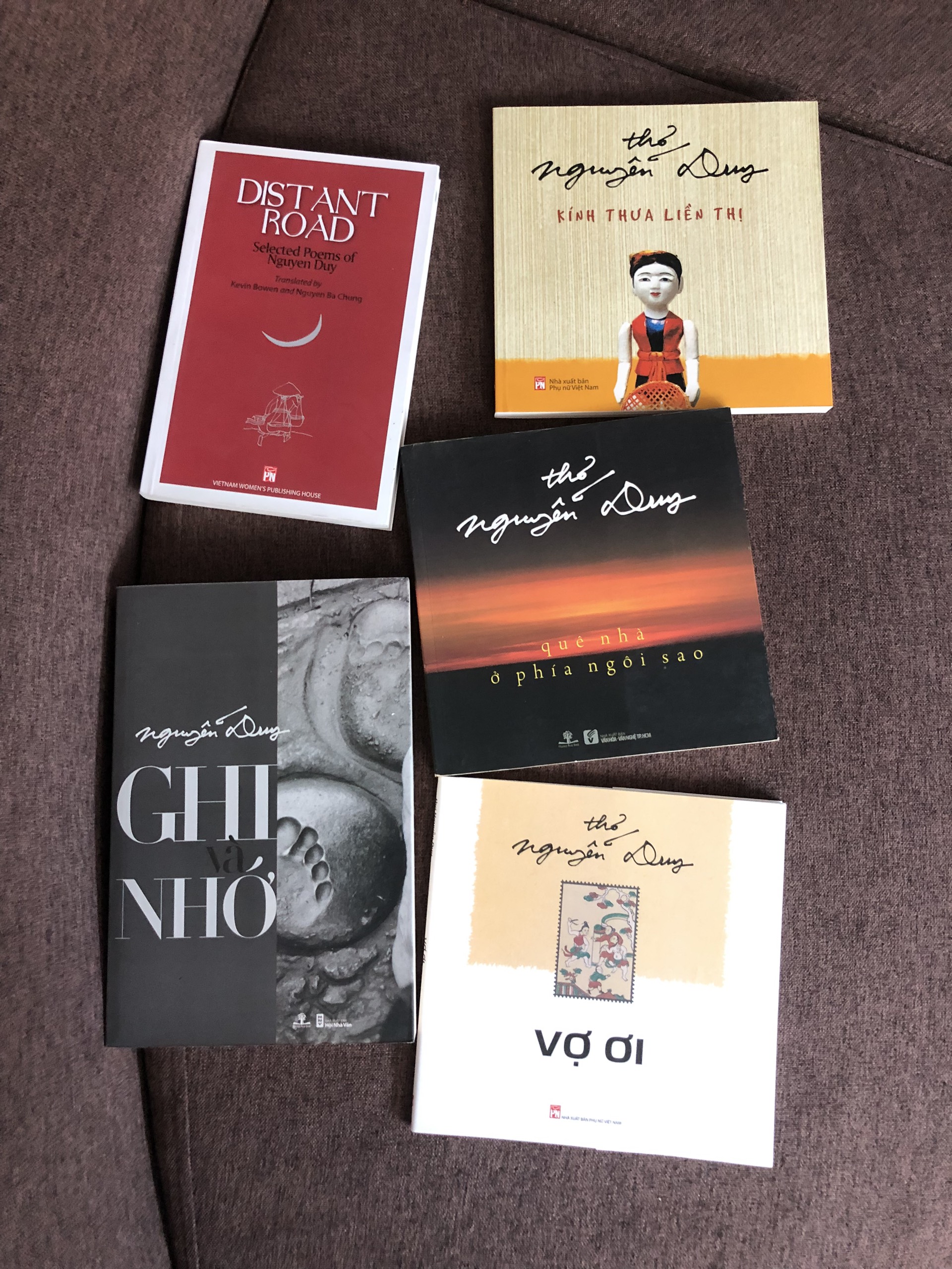Thơ Nguyễn Duy + Truyện ngắn Nguyễn Duy: Distant Road – Đường xa + Vợ ơi + Kính thưa liền chị + Quê nhà ở phía ngôi sao + Ghi và nhớ