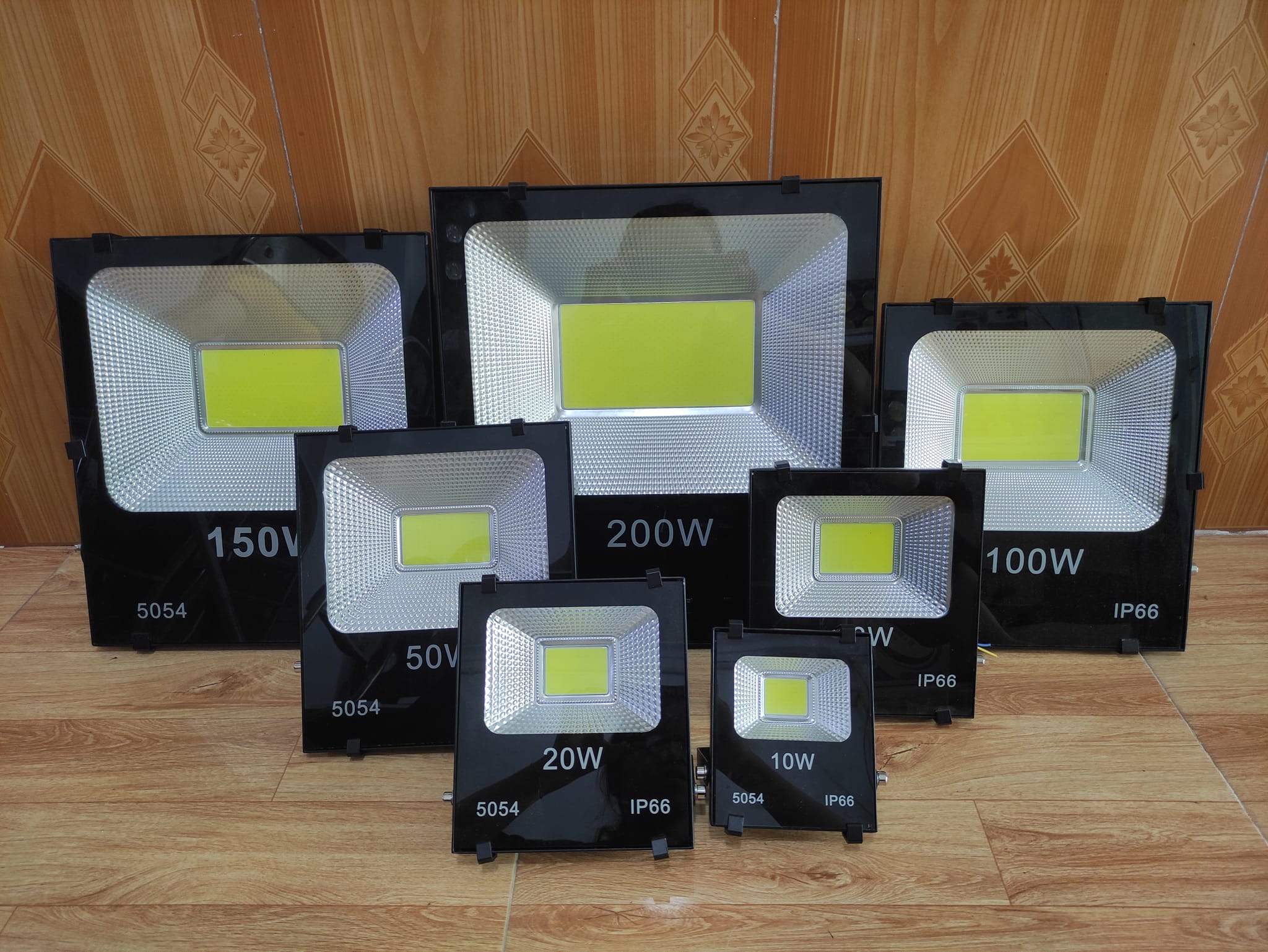 Combo 1 đèn pha 30W COB AS trắng + 1 đèn pha 20W xám AS Vàng