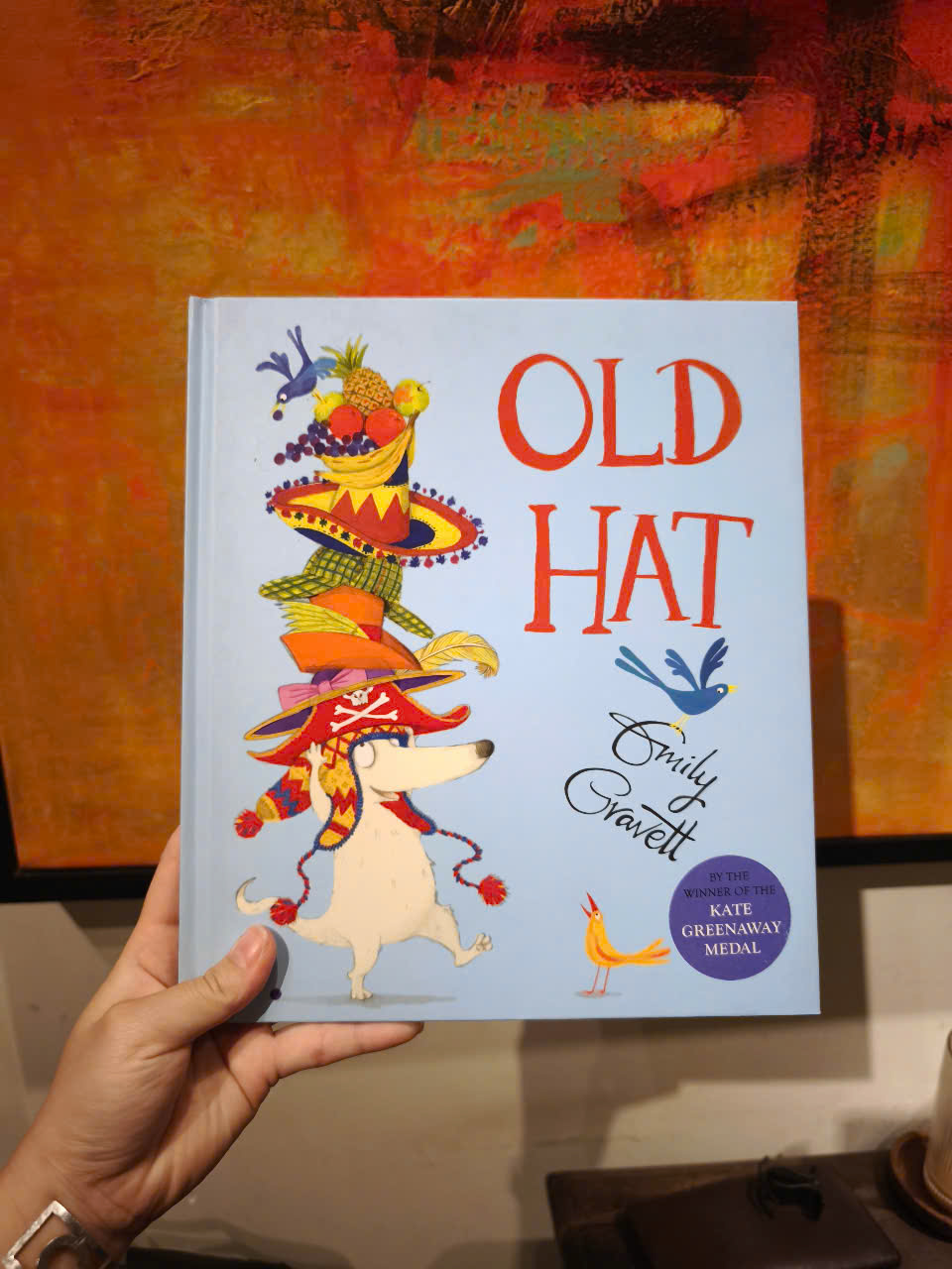 Sách - Old Hat by Emily Gravett - Picture Books / Childrens in English