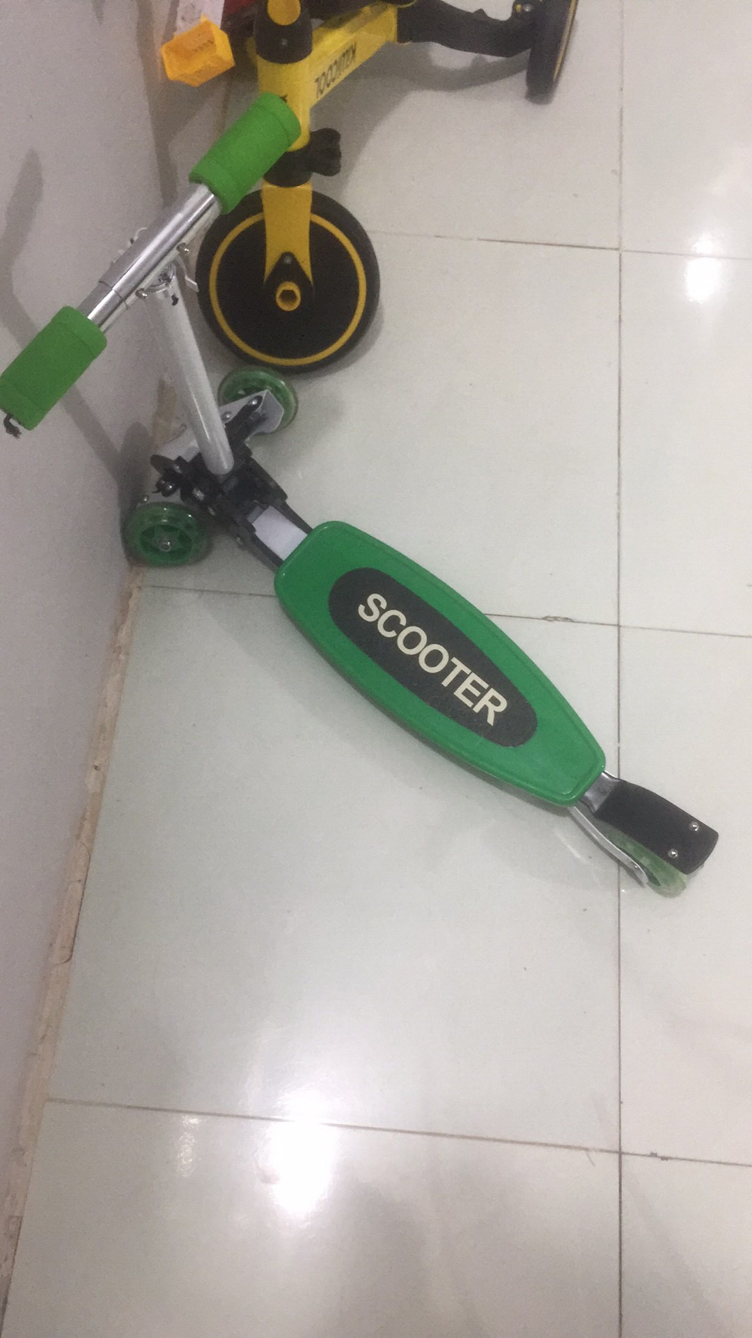 Xe trượt Scooter 3 bánh thể thao, xe trượt cho bé từ 3 tuổi có thể gấp gọn, Xe trượt Scooter cho bé cao cấp bằng kim loại, xe scooter gấp gọn, xe đẩy bằng chân