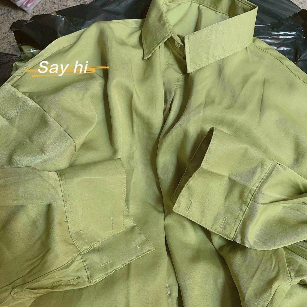 Set áo sơ mi xanh bơ oversize kèm quần suông trắng hack dáng