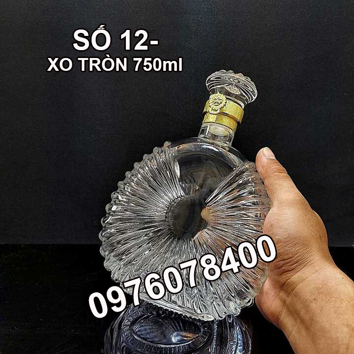 Chai thủy tinh, bình ngâm sâm XO khía lớn 750ml. Hàng mới 100%, nắp gài, nhựa niêm phong. Kích thước: Cao 22cm, ngang 16cm, dầy 9cm.