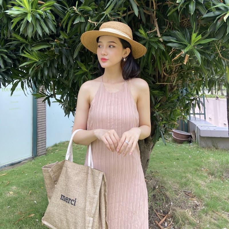 Đầm yếm maxi cột dây cổ màu hồng phấn sang trọng - Audrey studio