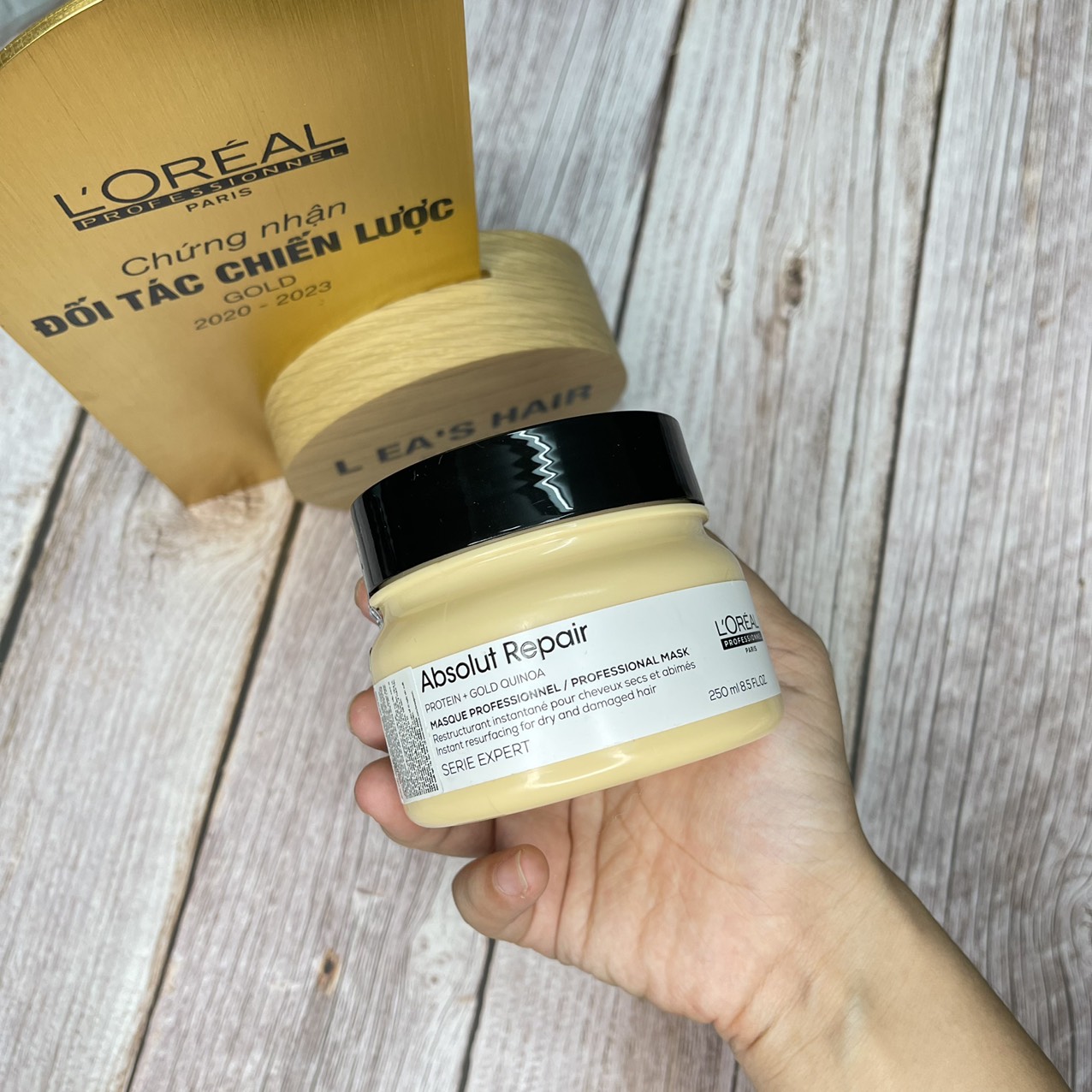 Dầu hấp ủ phục hồi tóc hư tổn L'ORÉAL Serie Expert Gold Quinoa + Protein Absolut Repair 