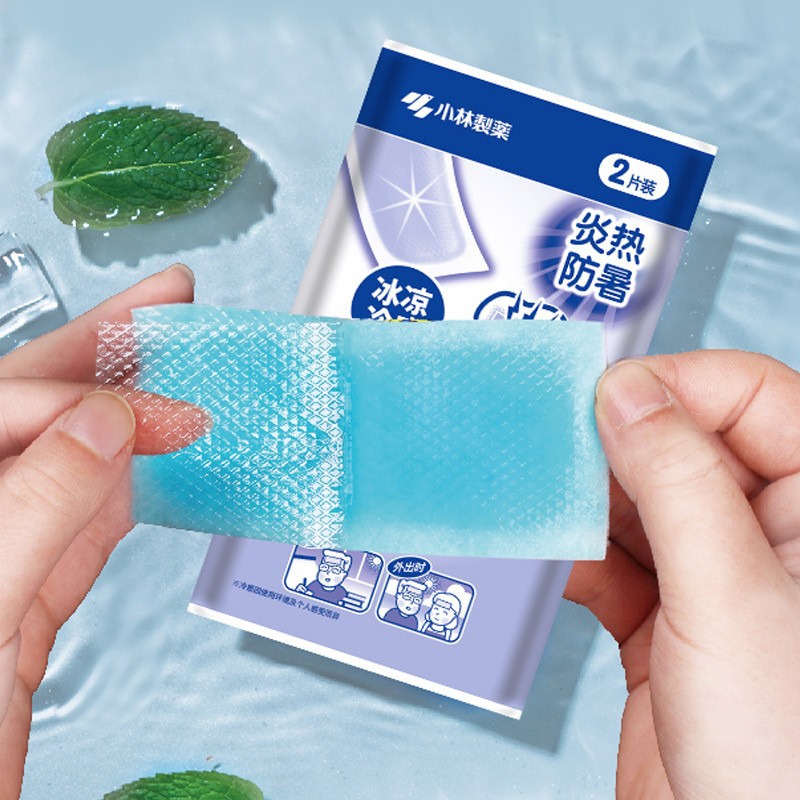 Miếng dán hạ sốt Kobayashi Nhật Bản giúp hạ nhiệt, giảm đau, giảm say nắng cho bé