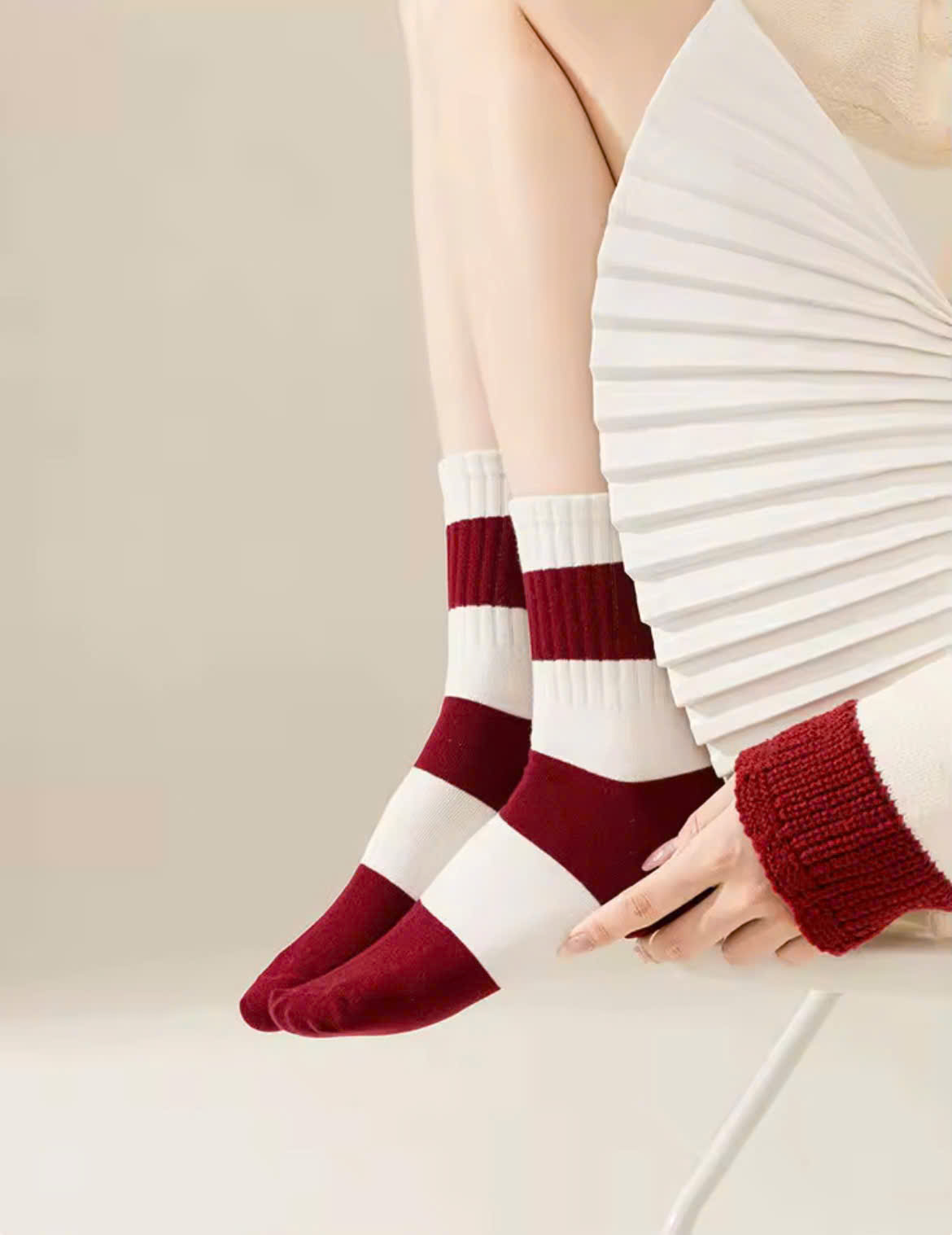 TẤT VỚ ĐỎ NAM NỮ THỜI TRANG SIÊU XINH DỄ THƯƠNG DÀNH CHO NỮ