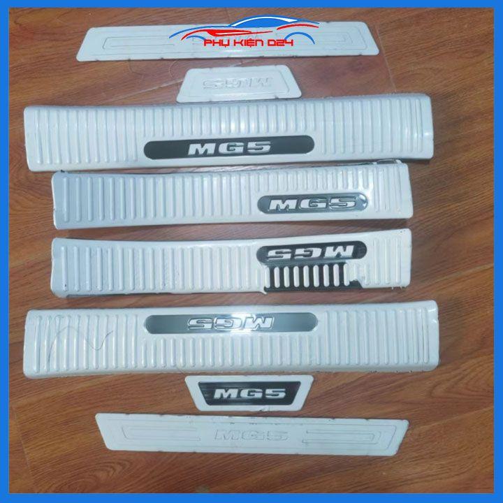 Bộ nẹp bước chân titan MG5 2021-2022-2023 ốp bậc cửa lên xuống chống trầy xước, trang trí xe hơi