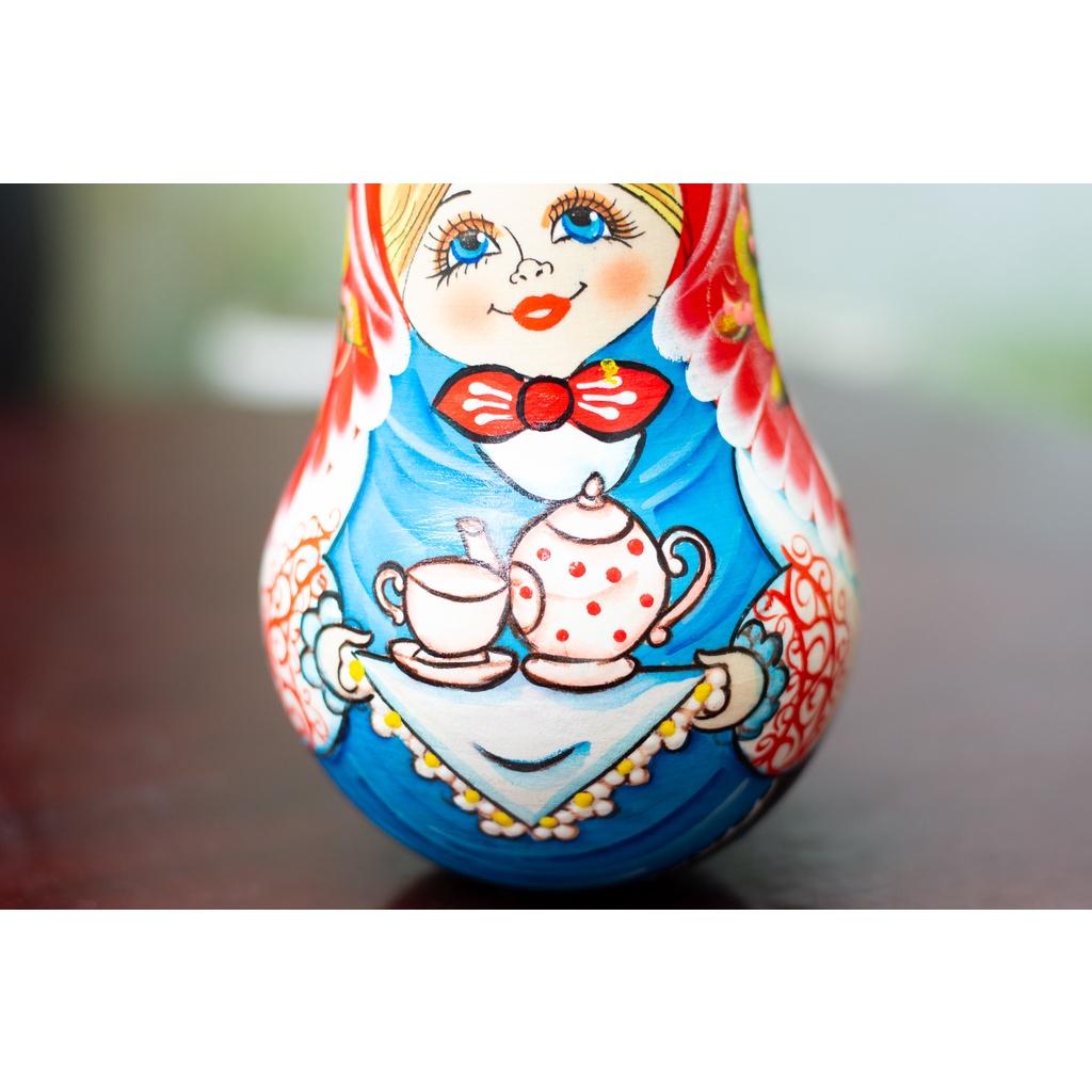 LẬT ĐẬT NGA 16CM "CÔ BÉ MỜI TRÀ" RẤT ĐỘC ĐÁO VÀ DỄ THƯƠNG QUÀ LƯU NIỆM ĐẸP VÀ ĐỘC ĐÁO