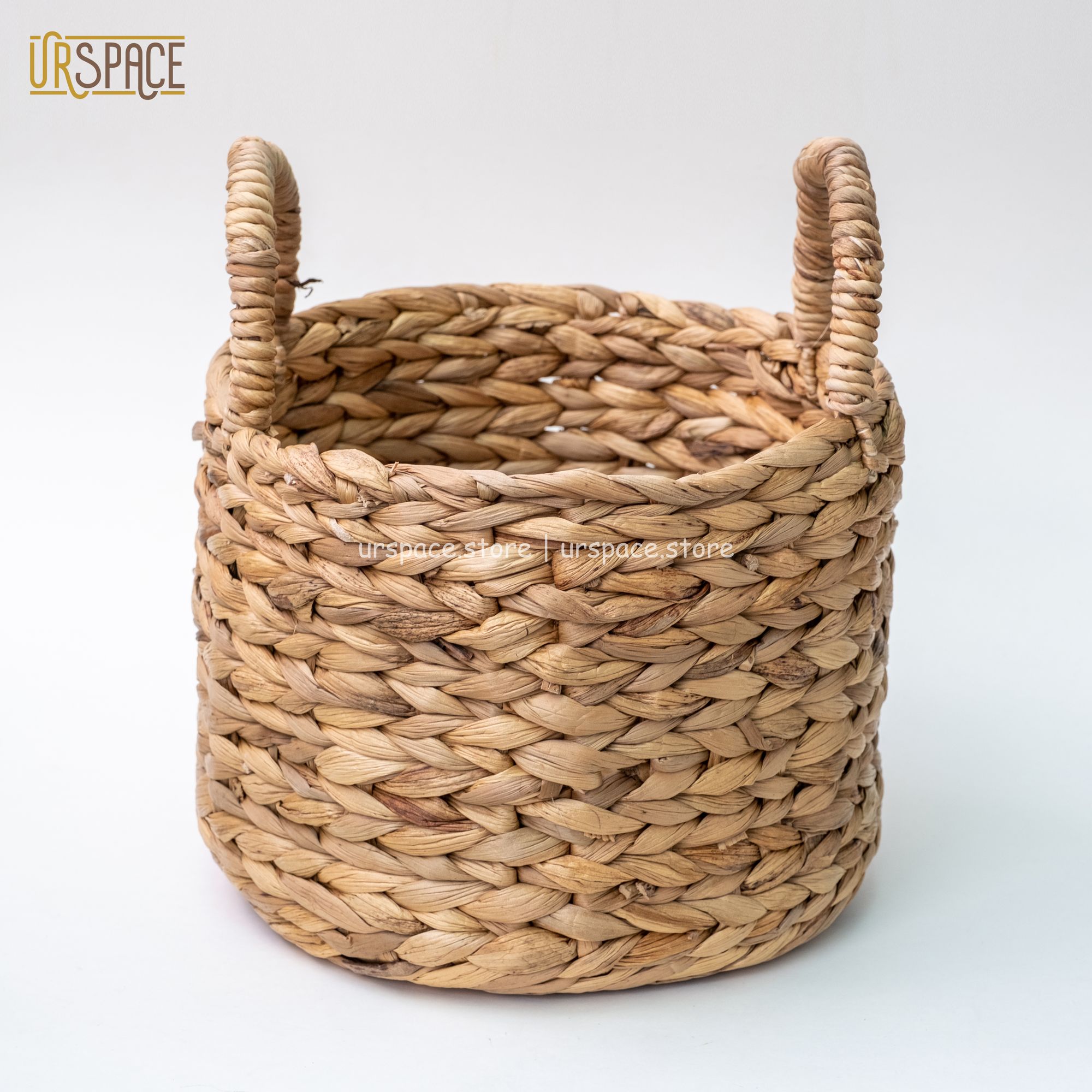 Sọt lục bình hình tròn có quai trồng cây giả, để quần áo/ Hand-woven round wicker basket with handles