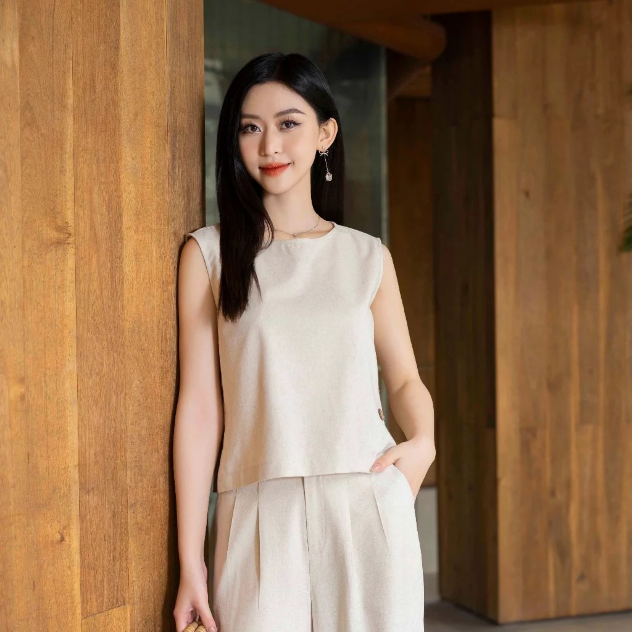 Bộ áo sát nách và quần ống rộng chất linen thoáng mát phối họa tiết khuy giả cạnh sườn BV07