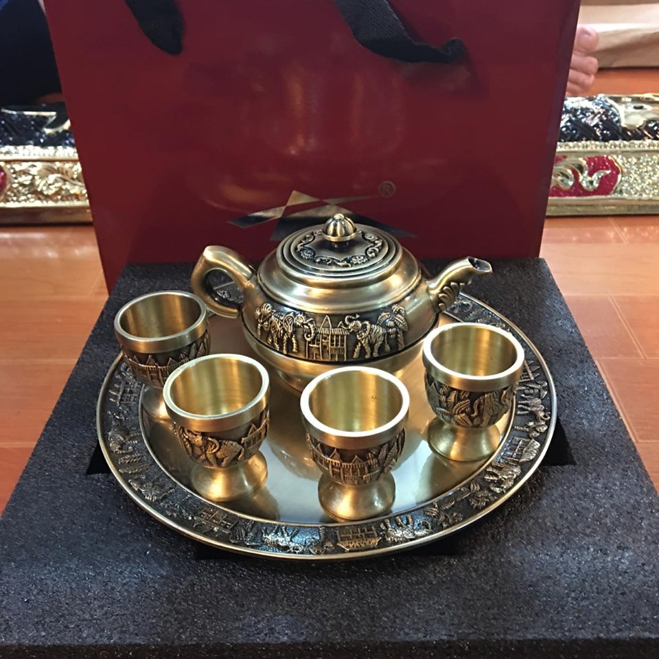 Bộ ấm chén thờ bằng đồng