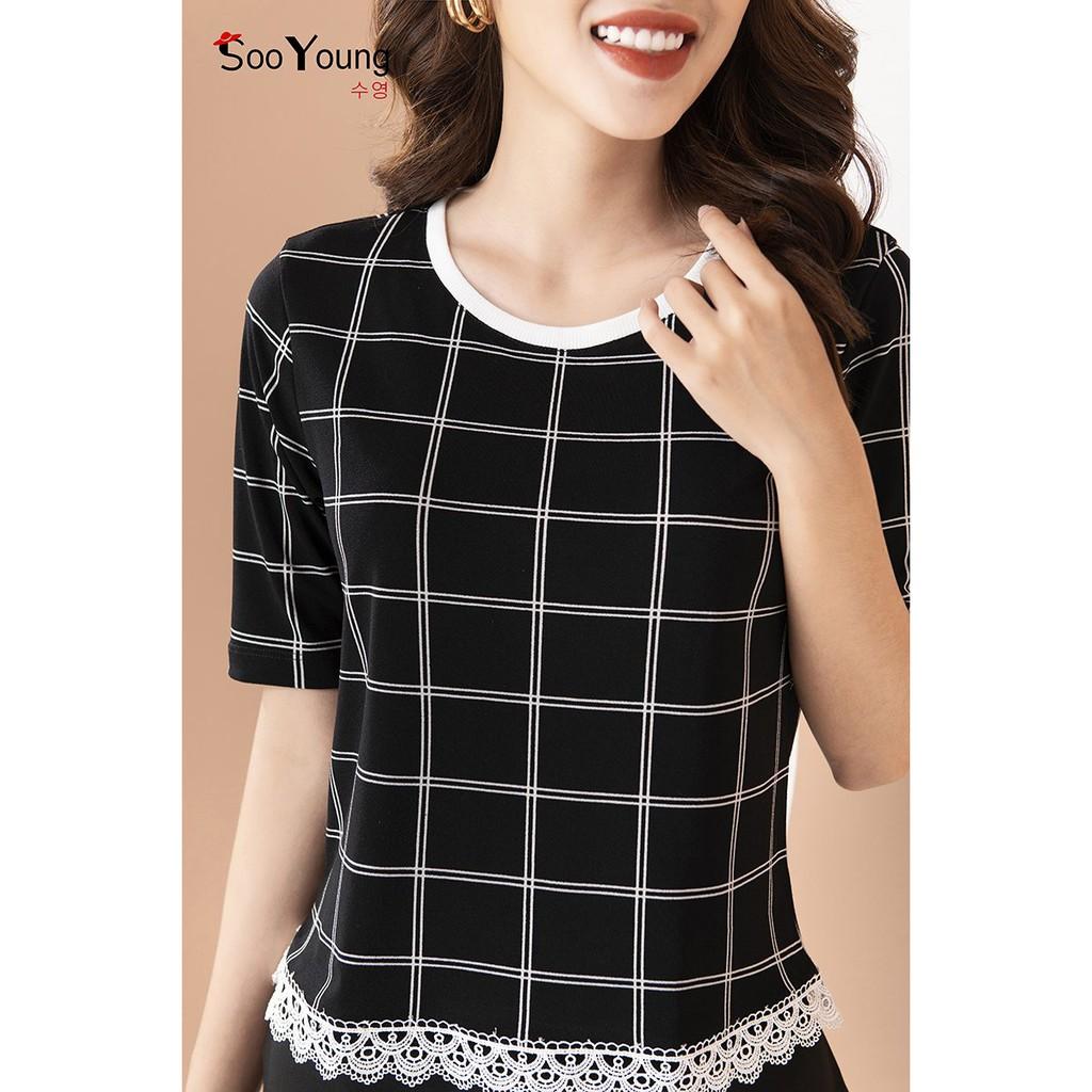 Áo thun kẻ đen cổ tròn phối ren gấu tay lỡ-SooYoung