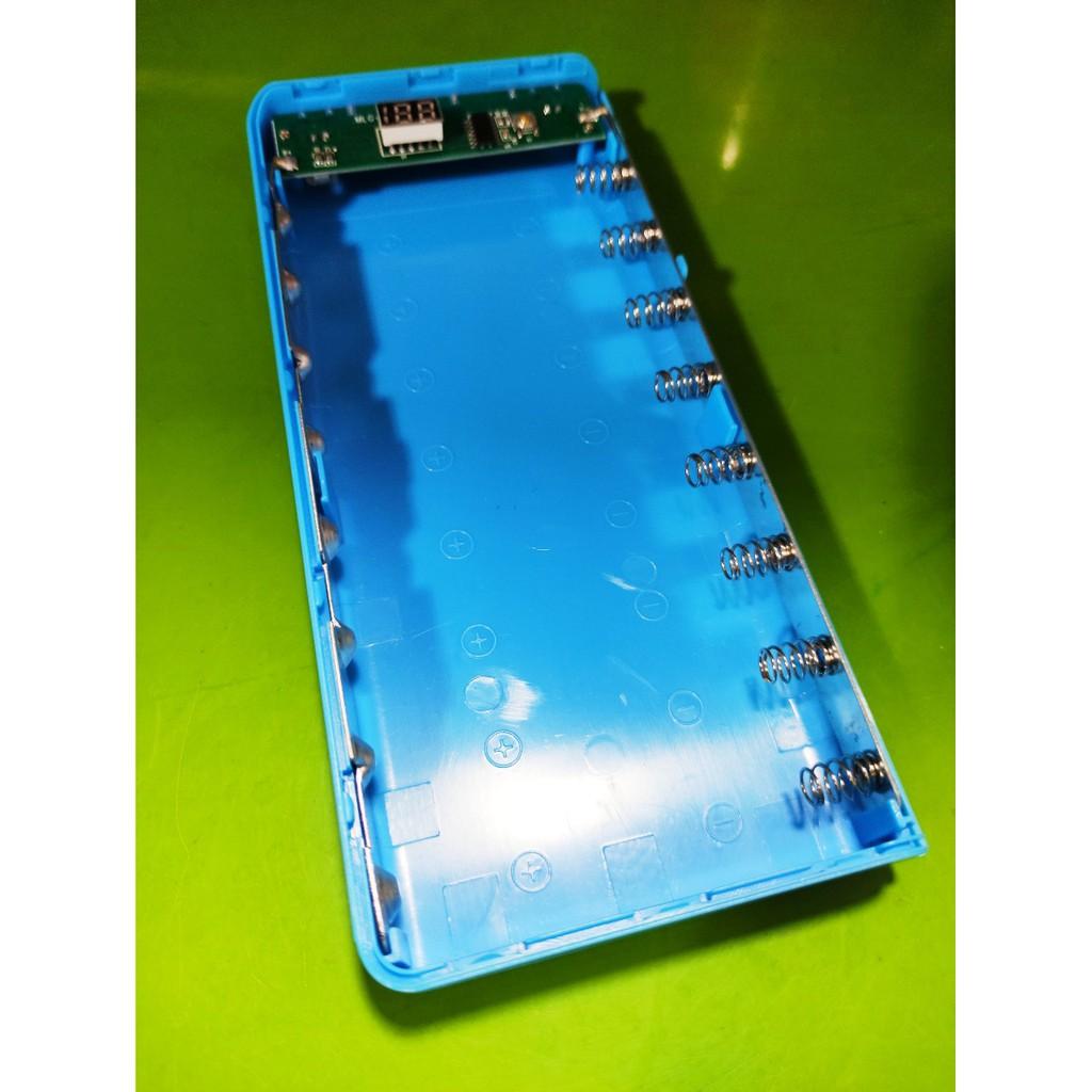 Box sạc dự phòng lắp 8 cell 18650 vỏ nhựa màn LCD màu xanh dương
