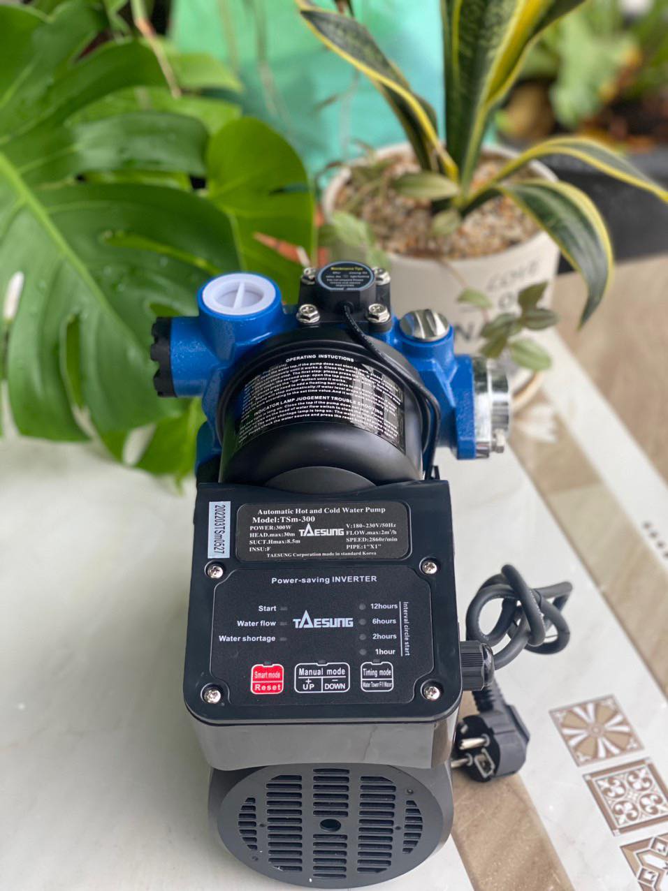 Máy bơm tăng áp điện tử thông minh taesung 200w tăng áp cho nhà 1-3 tầng hoạt động êm,tiết kiệm điện,bảo hành 2 năm