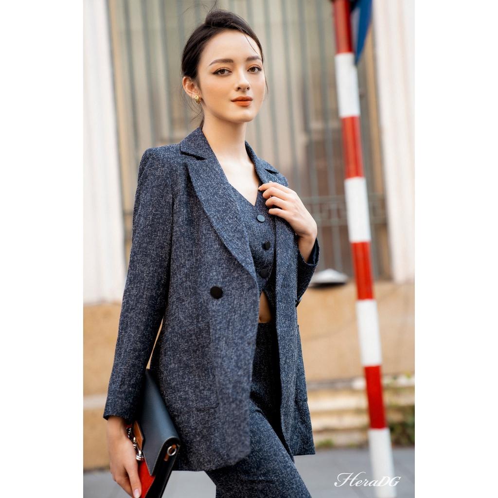 Áo Blazer nữ cổ ve hai cúc kèm áo croptop dáng ngắn mặc trong HeraDG WTBA035A