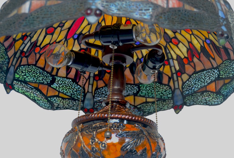 Đèn bàn trang trí Tiffany 46 chuồn chuồn hổ phách