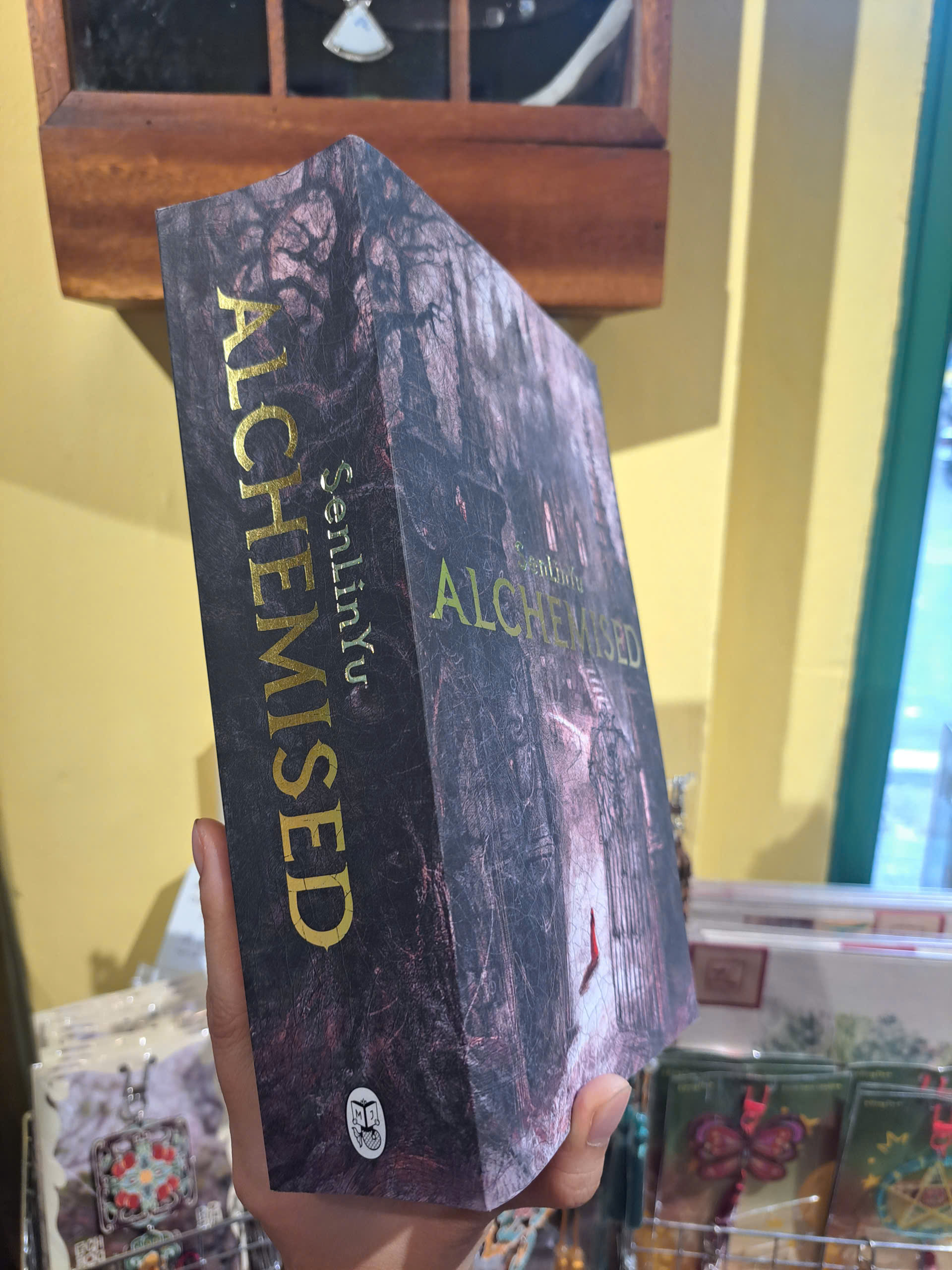 Sách - Alchemised by SenLinYu | Fantasy / Dark Romance / Văn học Giả tưởng / Ngoại văn Nhập khẩu UK