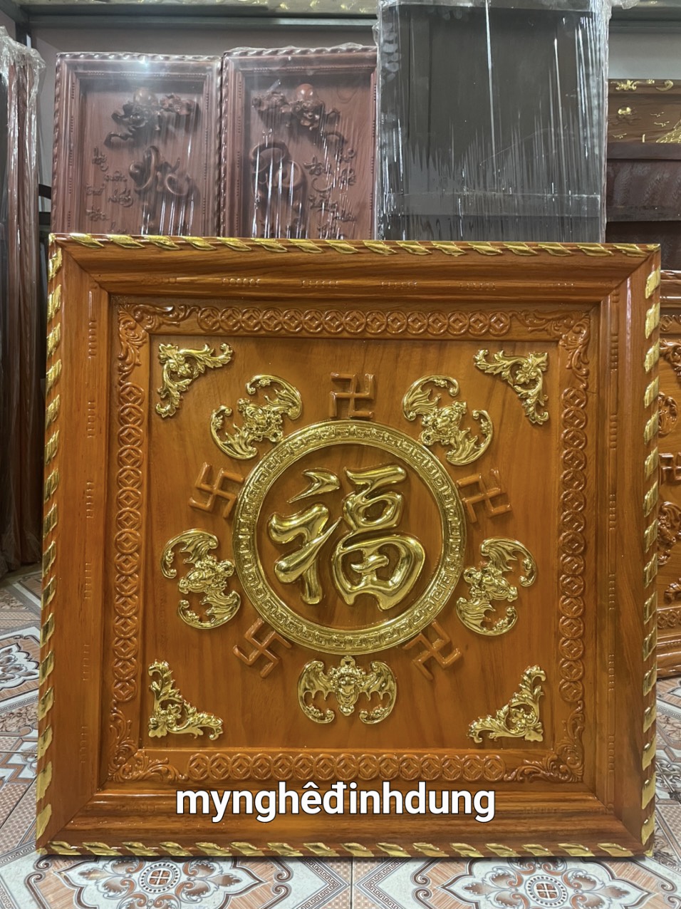 Tranh ngũ phúc lâm môn phong thủy đẹp long lanh kt mặt vuông 67×67×4cm 