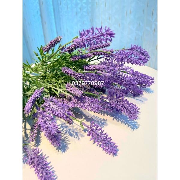 Hoa giả - Hoa Lavender kèm giỏ cói, bình cắm sẵn , cành hoa